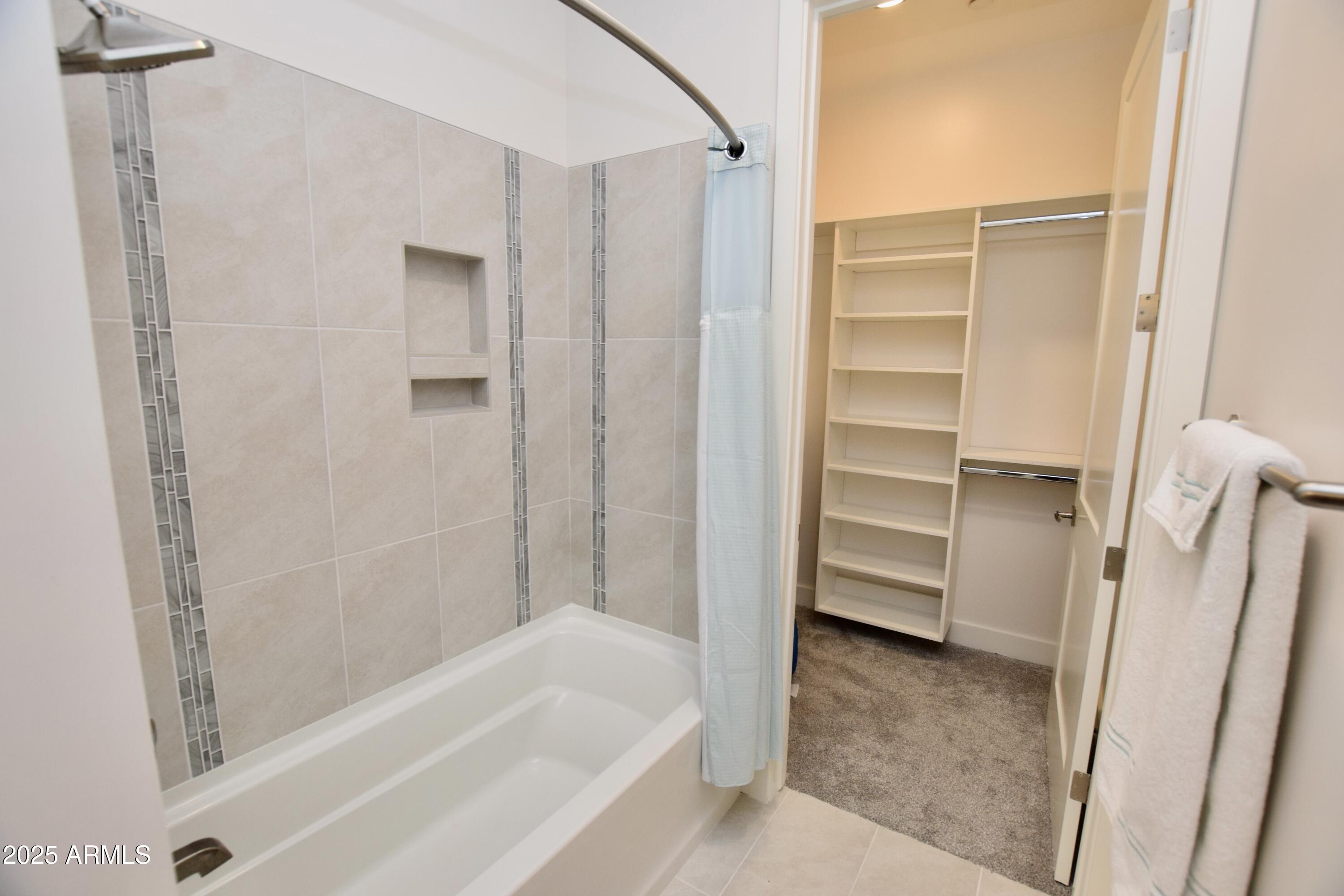 5250 E DEER VALLEY Drive, 405