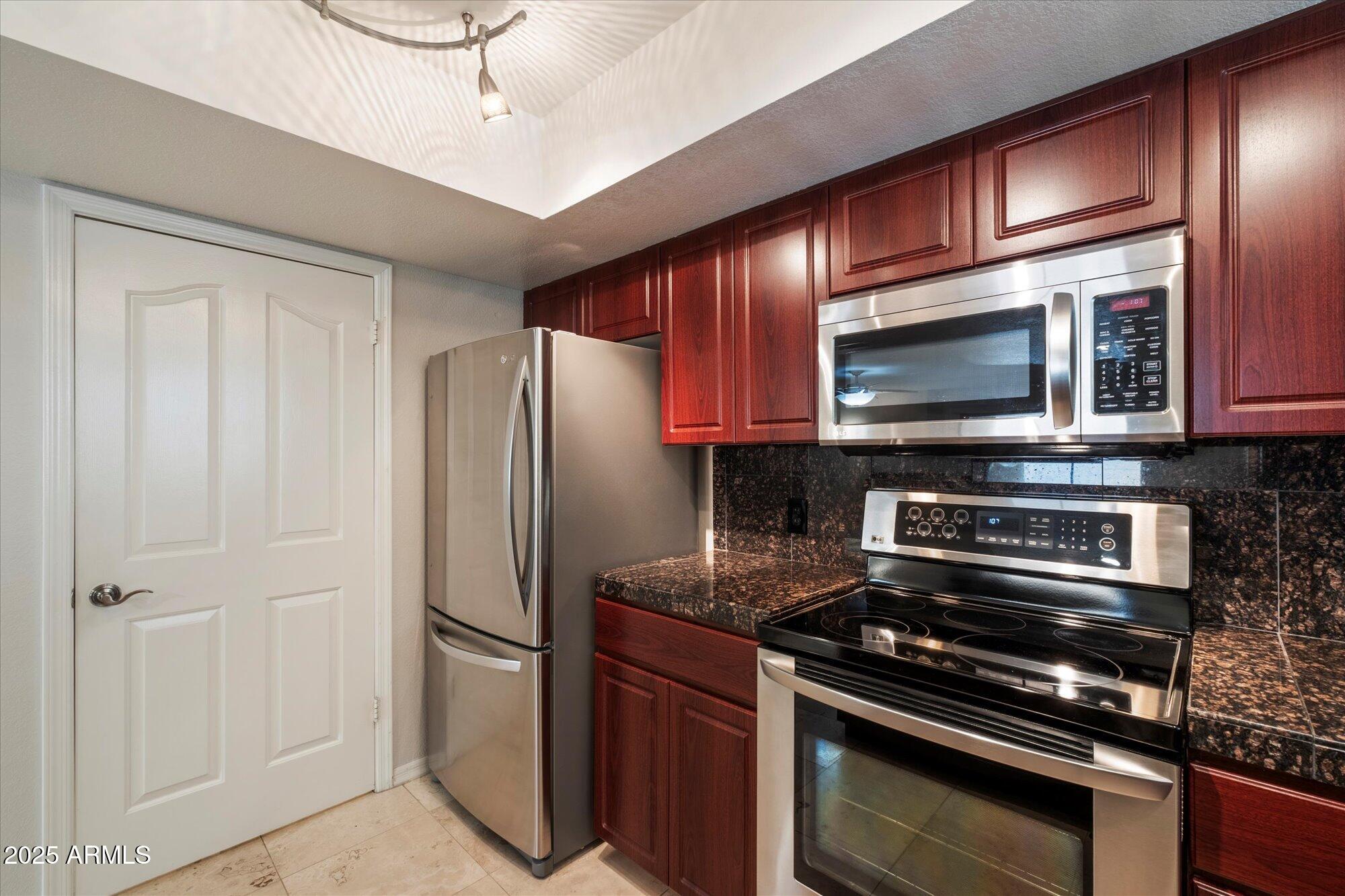 5104 N 32ND Street, 208