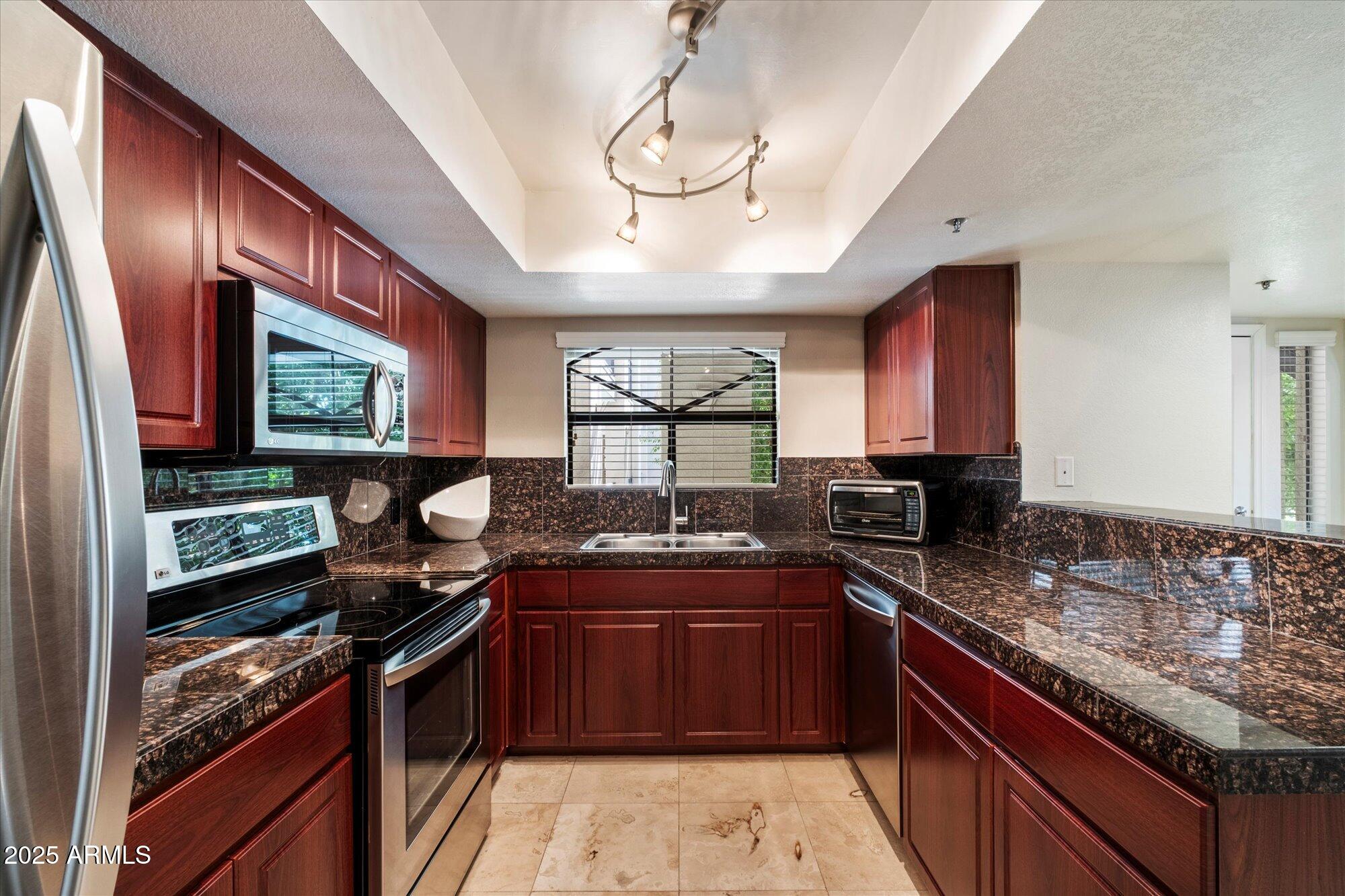 5104 N 32ND Street, 208