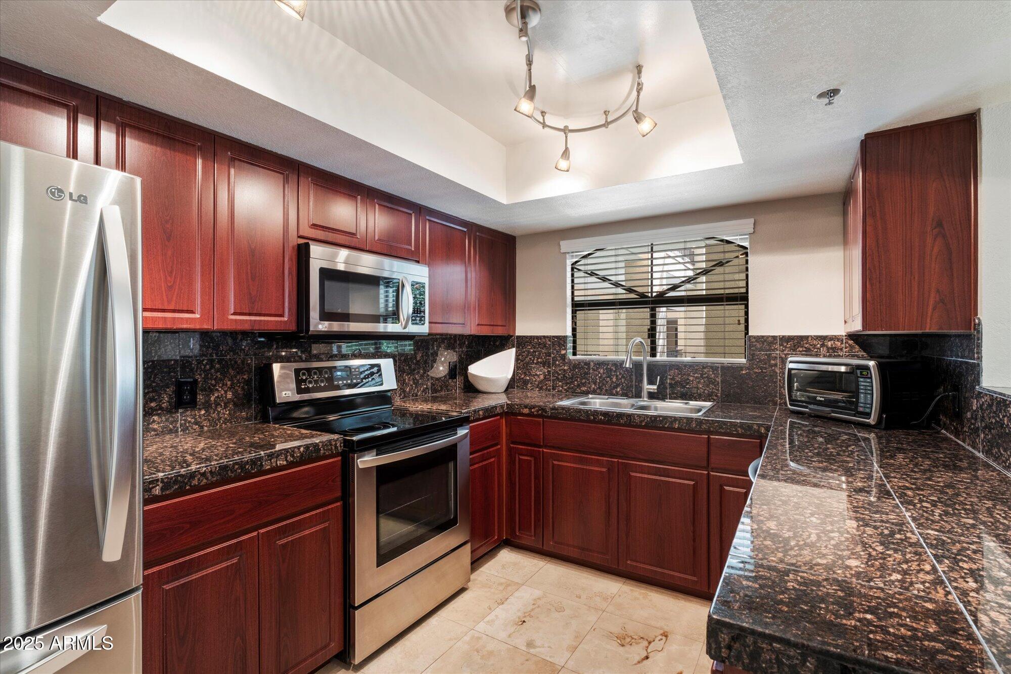 5104 N 32ND Street, 208