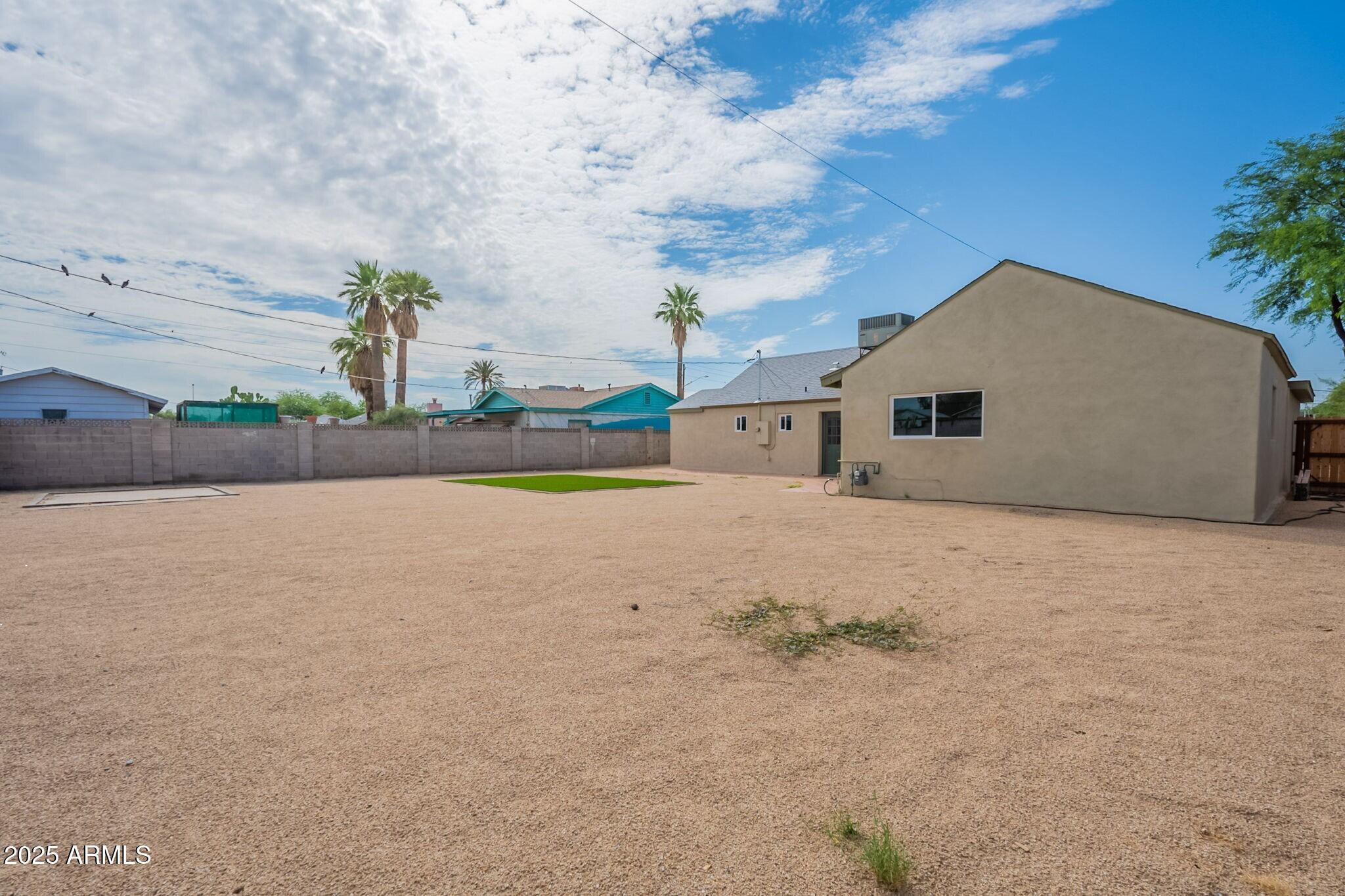 1642 E TURNEY Avenue