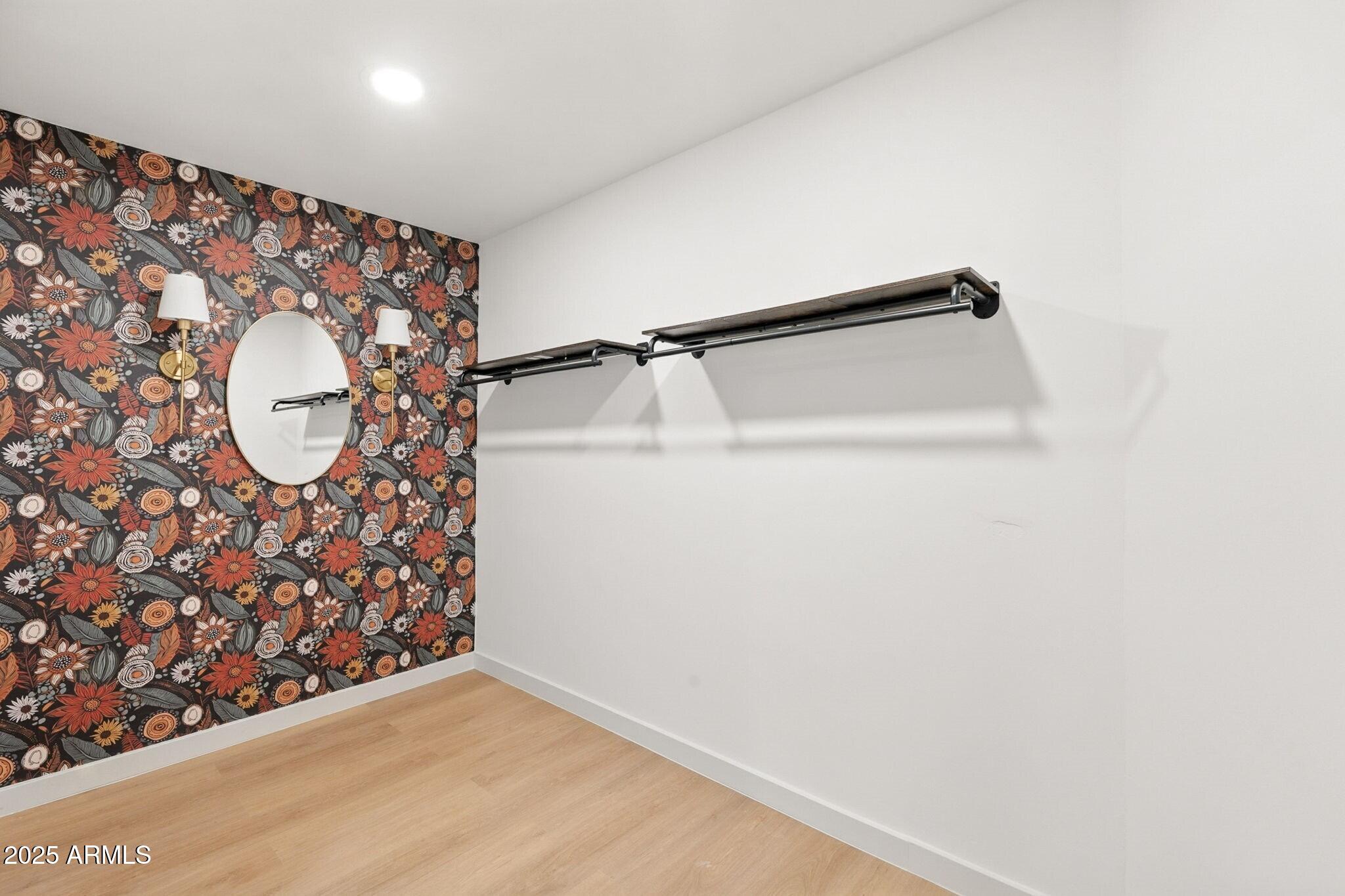 1642 E TURNEY Avenue