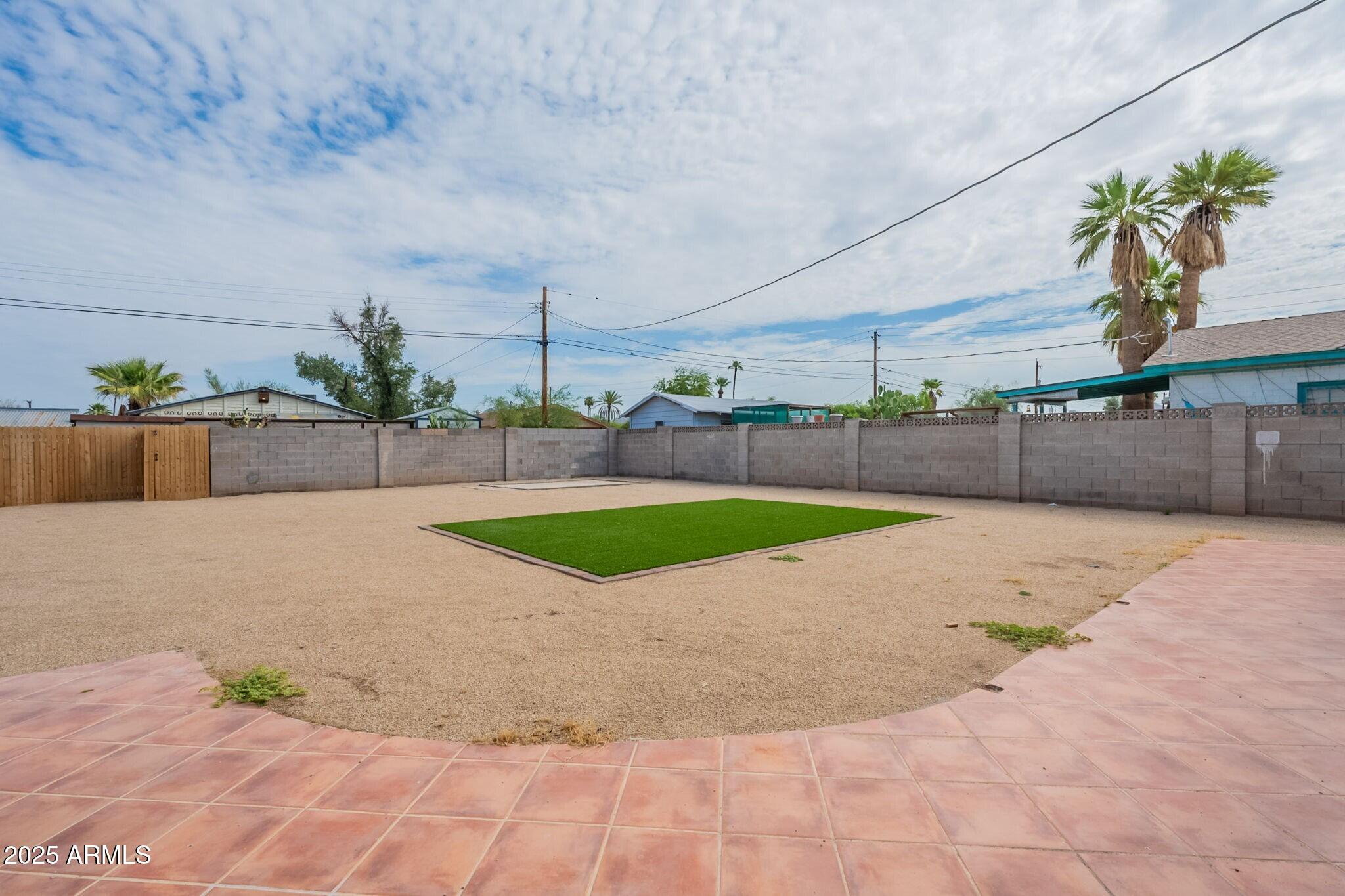 1642 E TURNEY Avenue