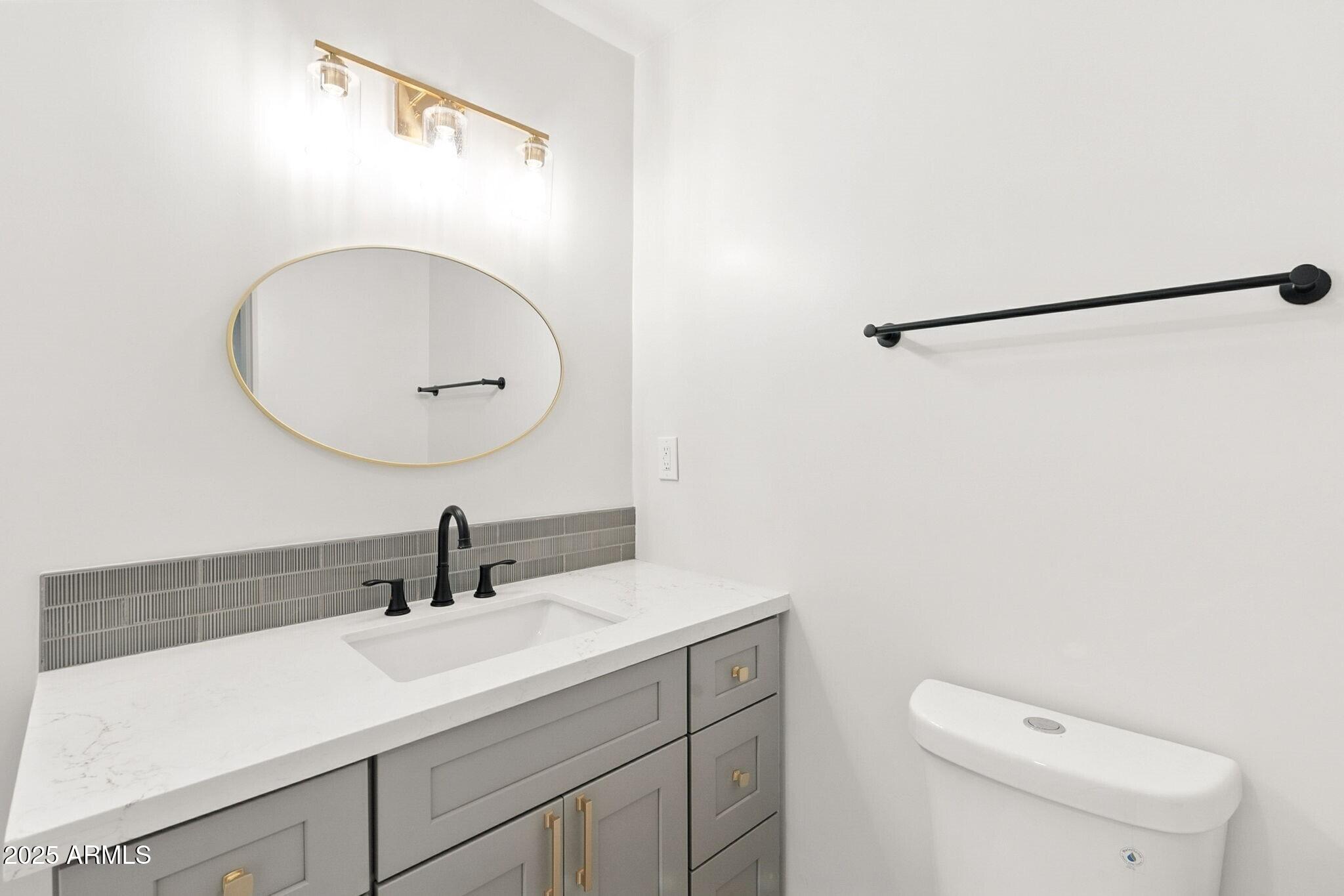 1642 E TURNEY Avenue