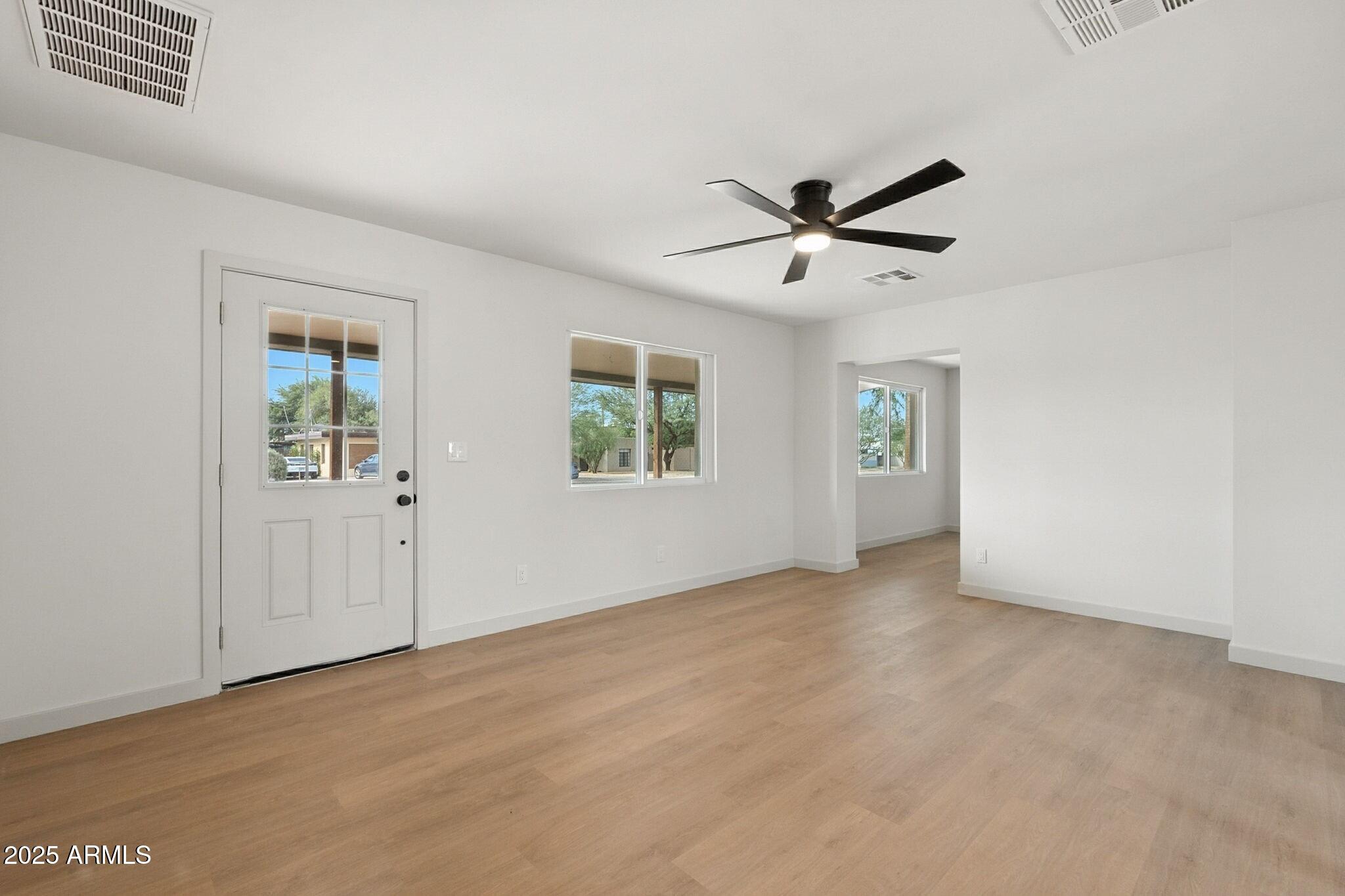 1642 E TURNEY Avenue