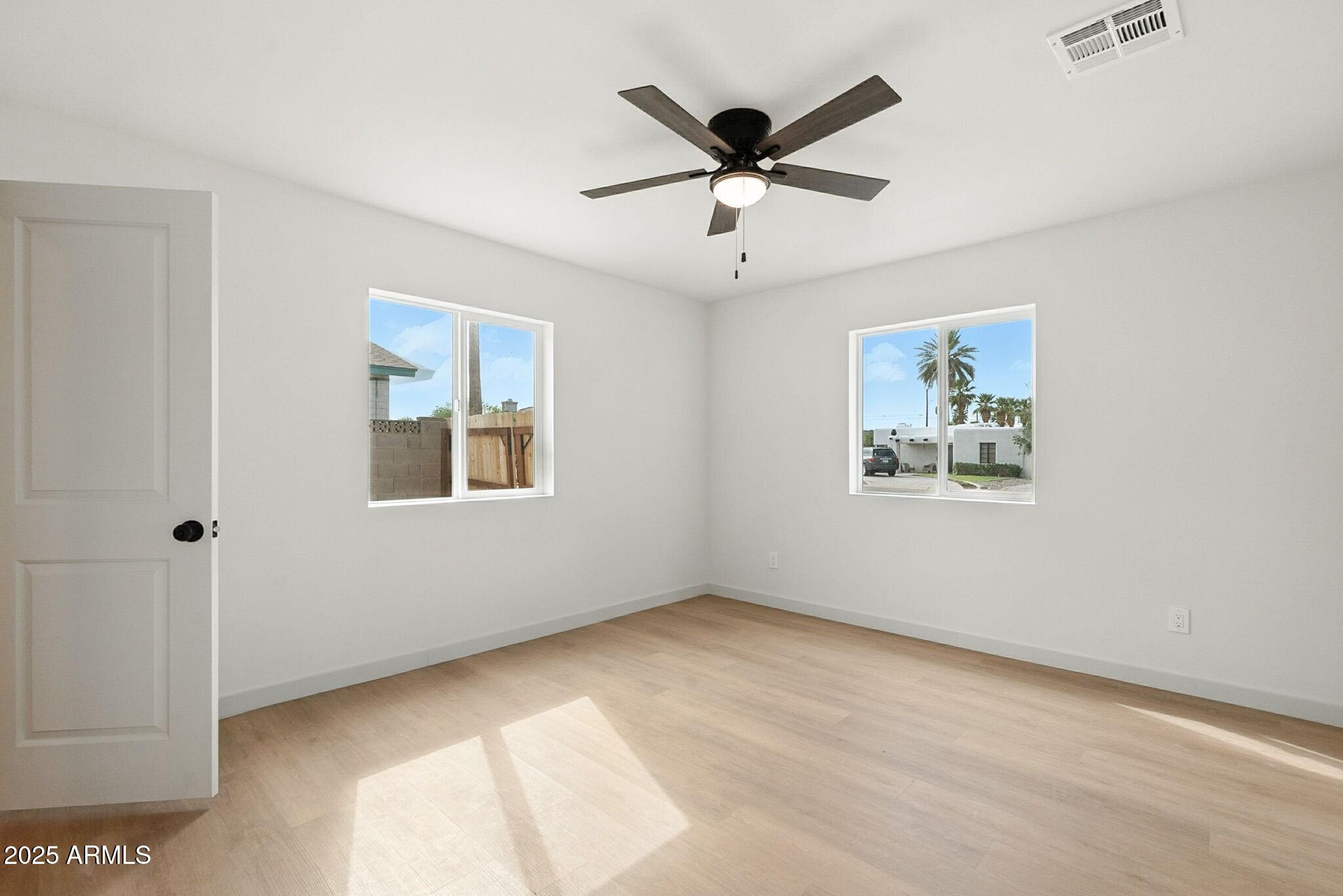 1642 E TURNEY Avenue