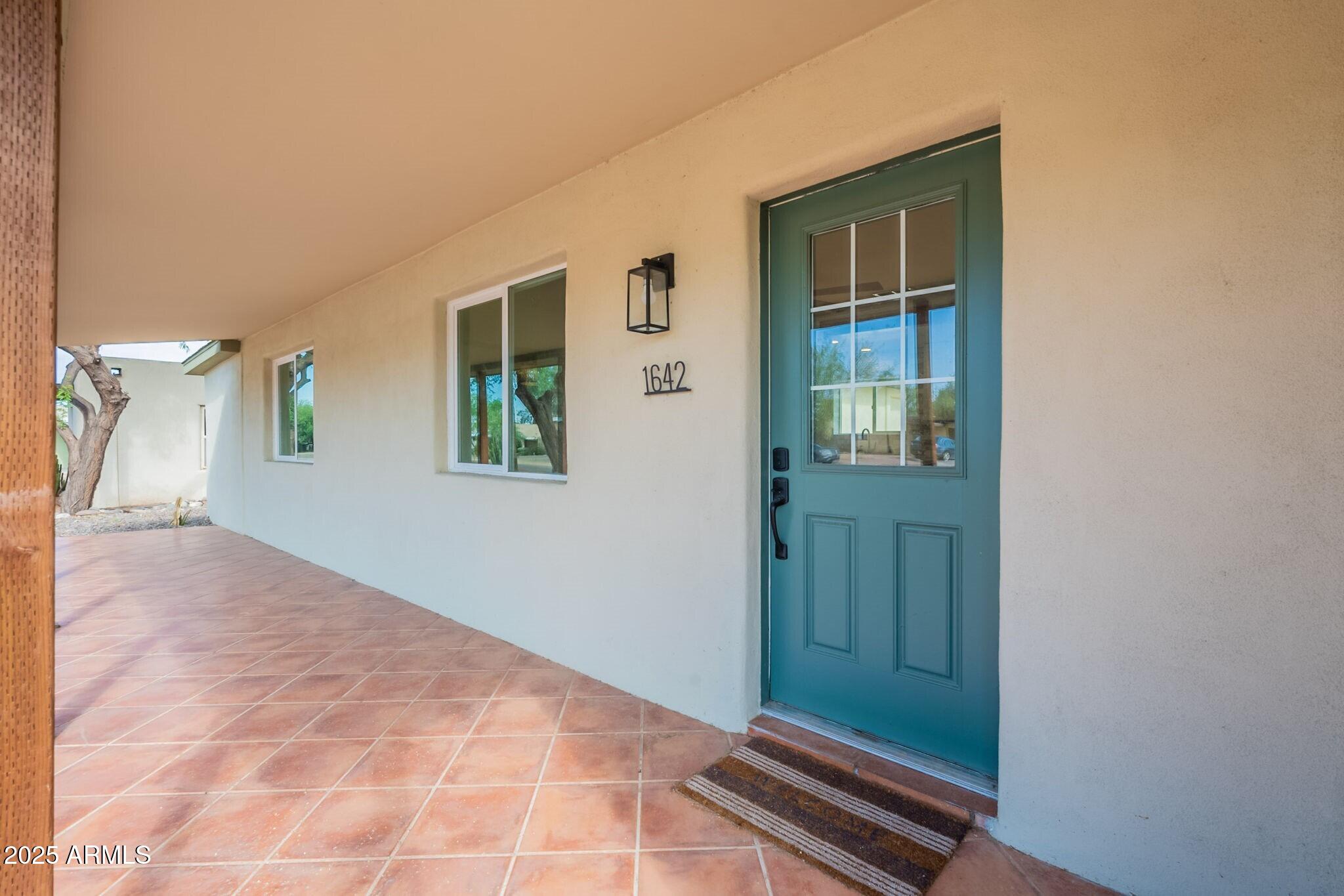 1642 E TURNEY Avenue