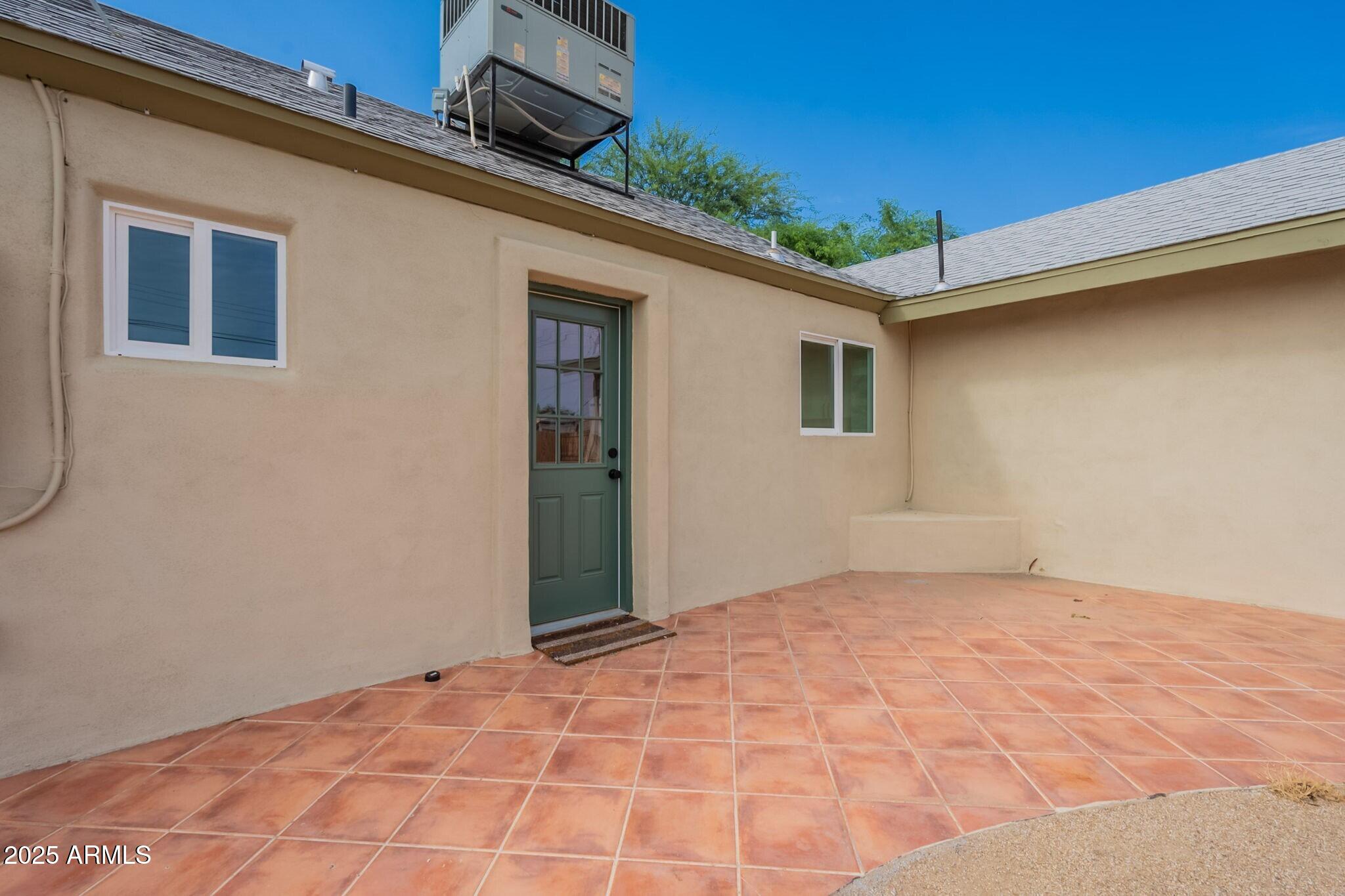 1642 E TURNEY Avenue