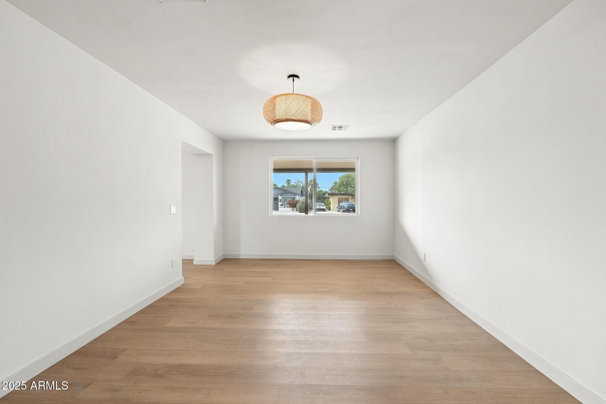 1642 E TURNEY Avenue