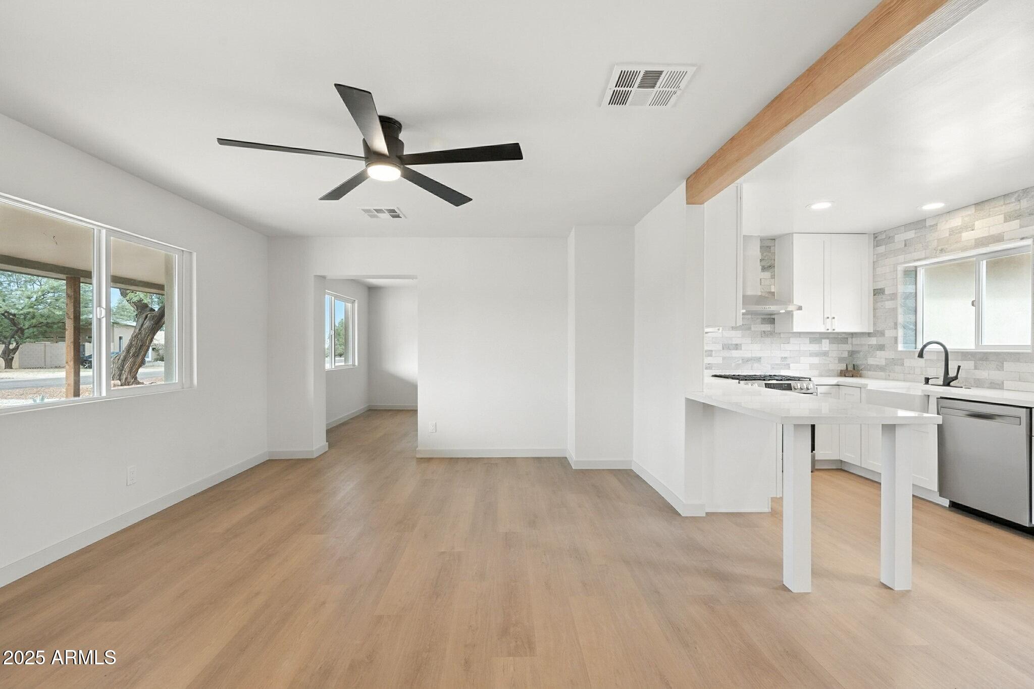 1642 E TURNEY Avenue