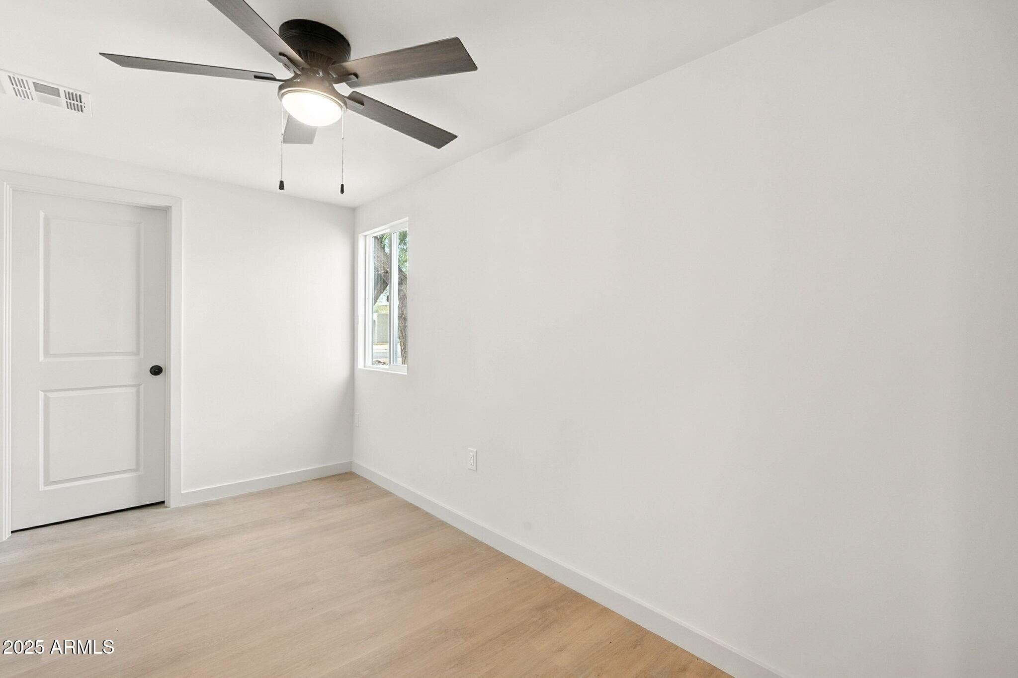 1642 E TURNEY Avenue