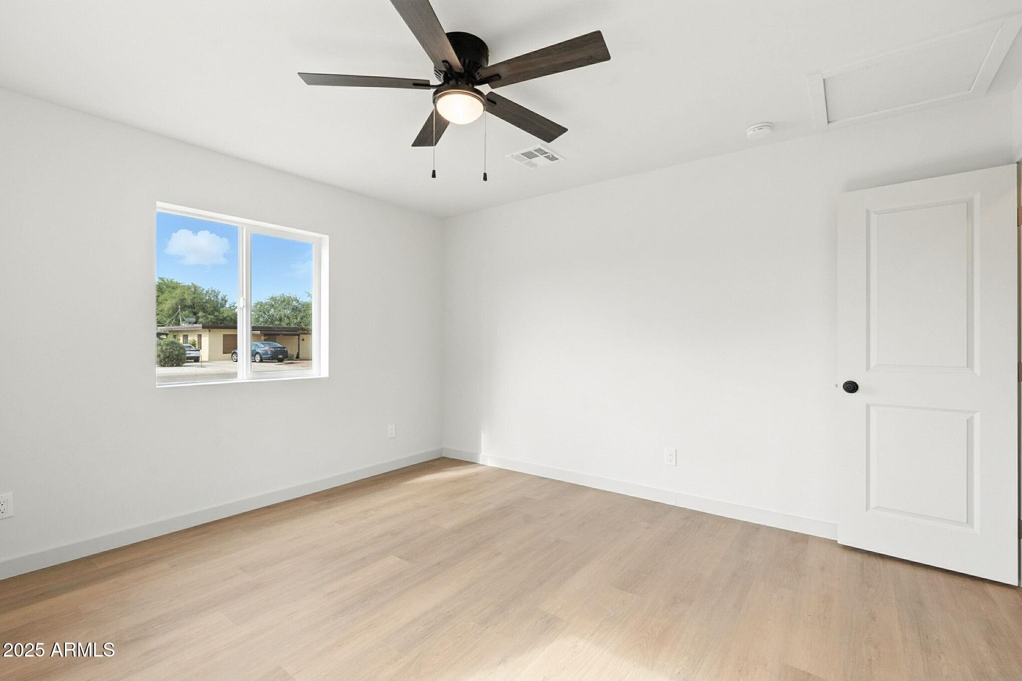 1642 E TURNEY Avenue