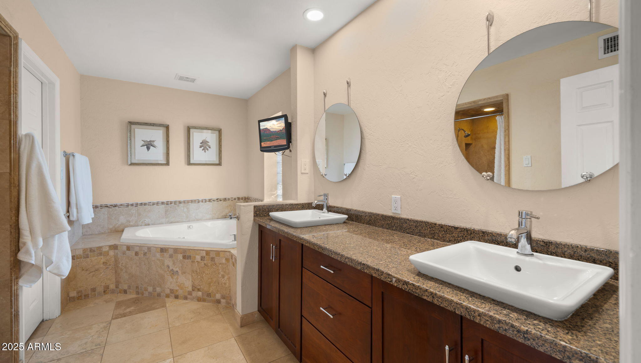 4631 E COCHISE Drive