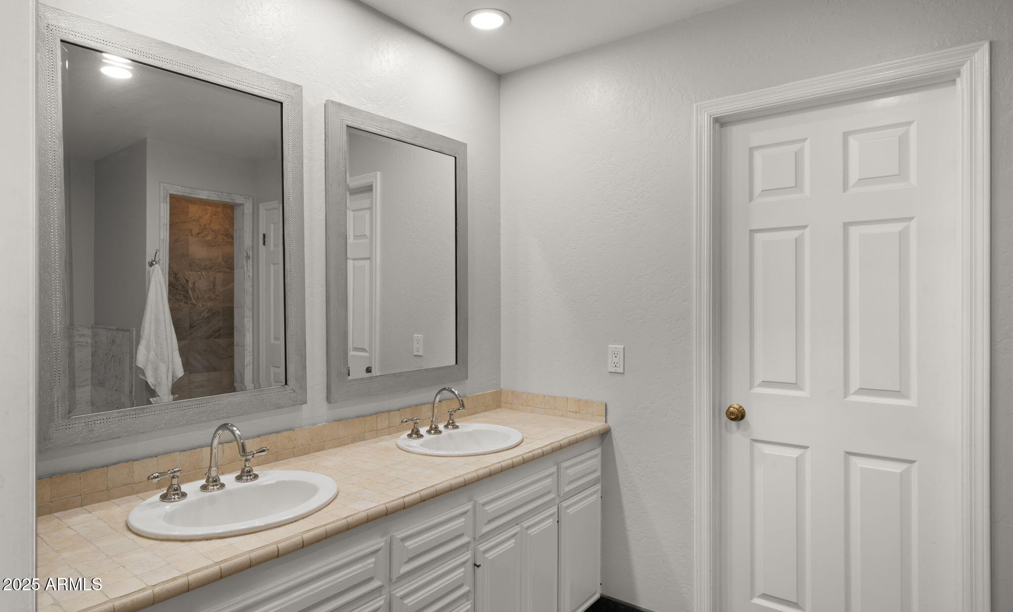 4631 E COCHISE Drive