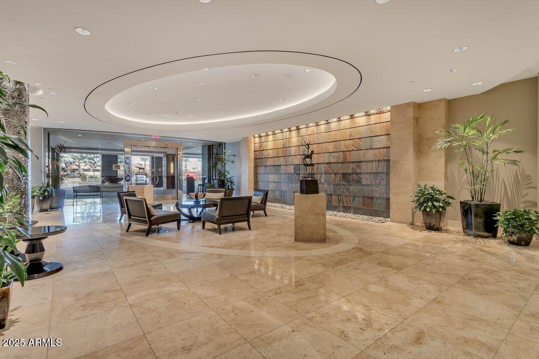 2211 E CAMELBACK Road, 604