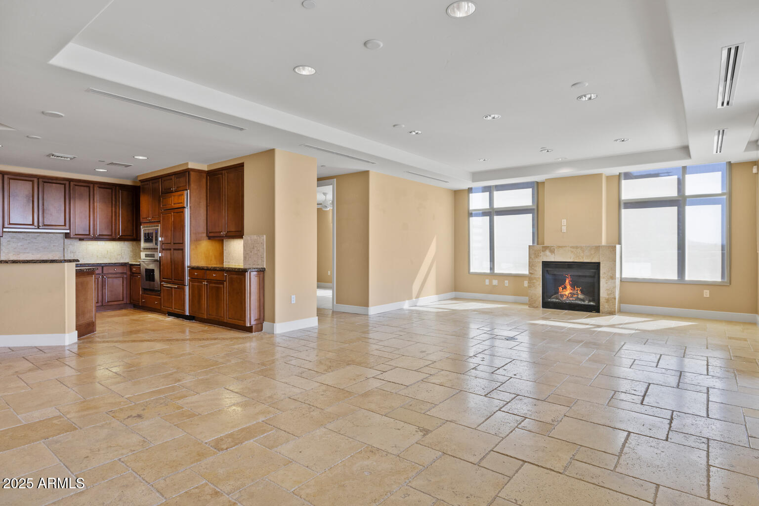 2211 E CAMELBACK Road, 604