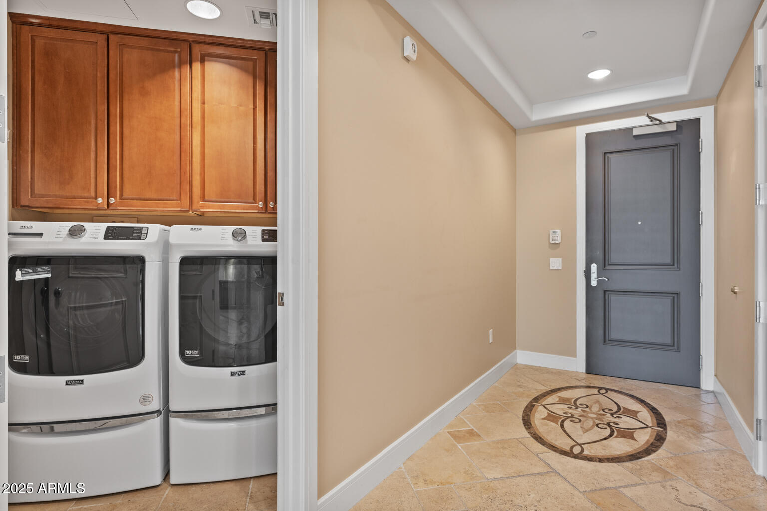 2211 E CAMELBACK Road, 604