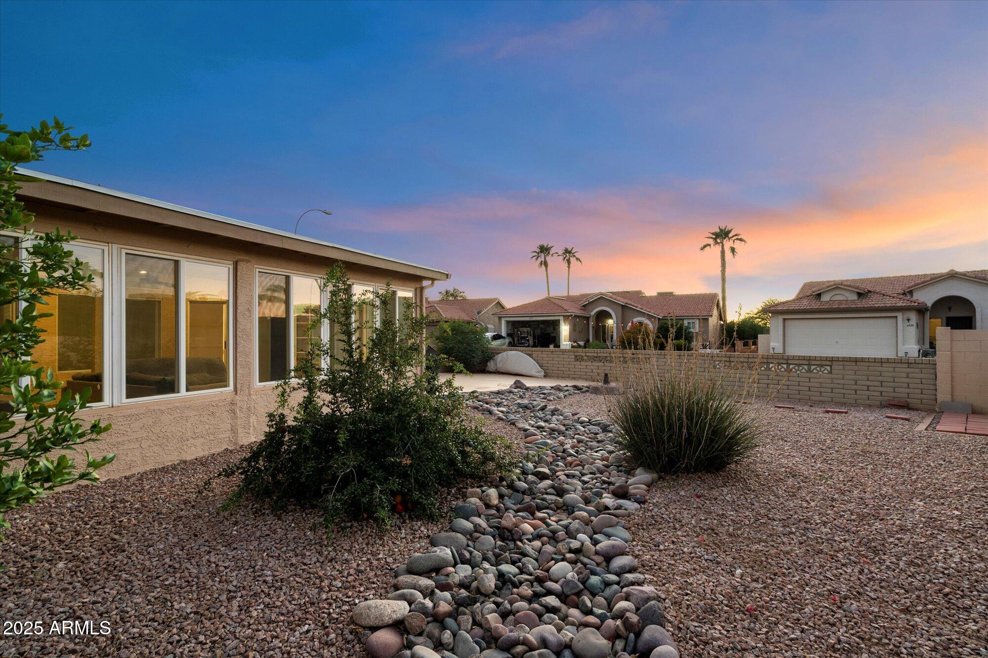 1540 E HAZELTINE Way