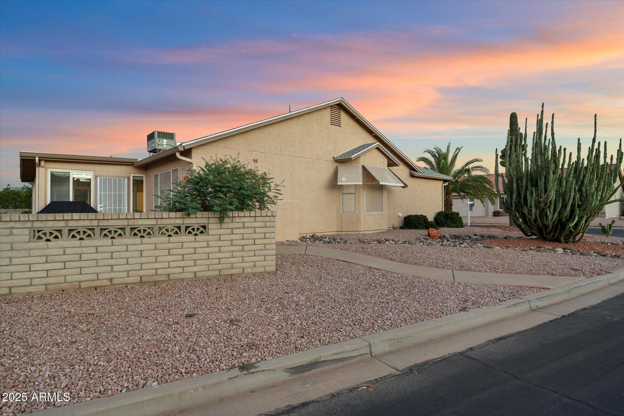 1540 E HAZELTINE Way