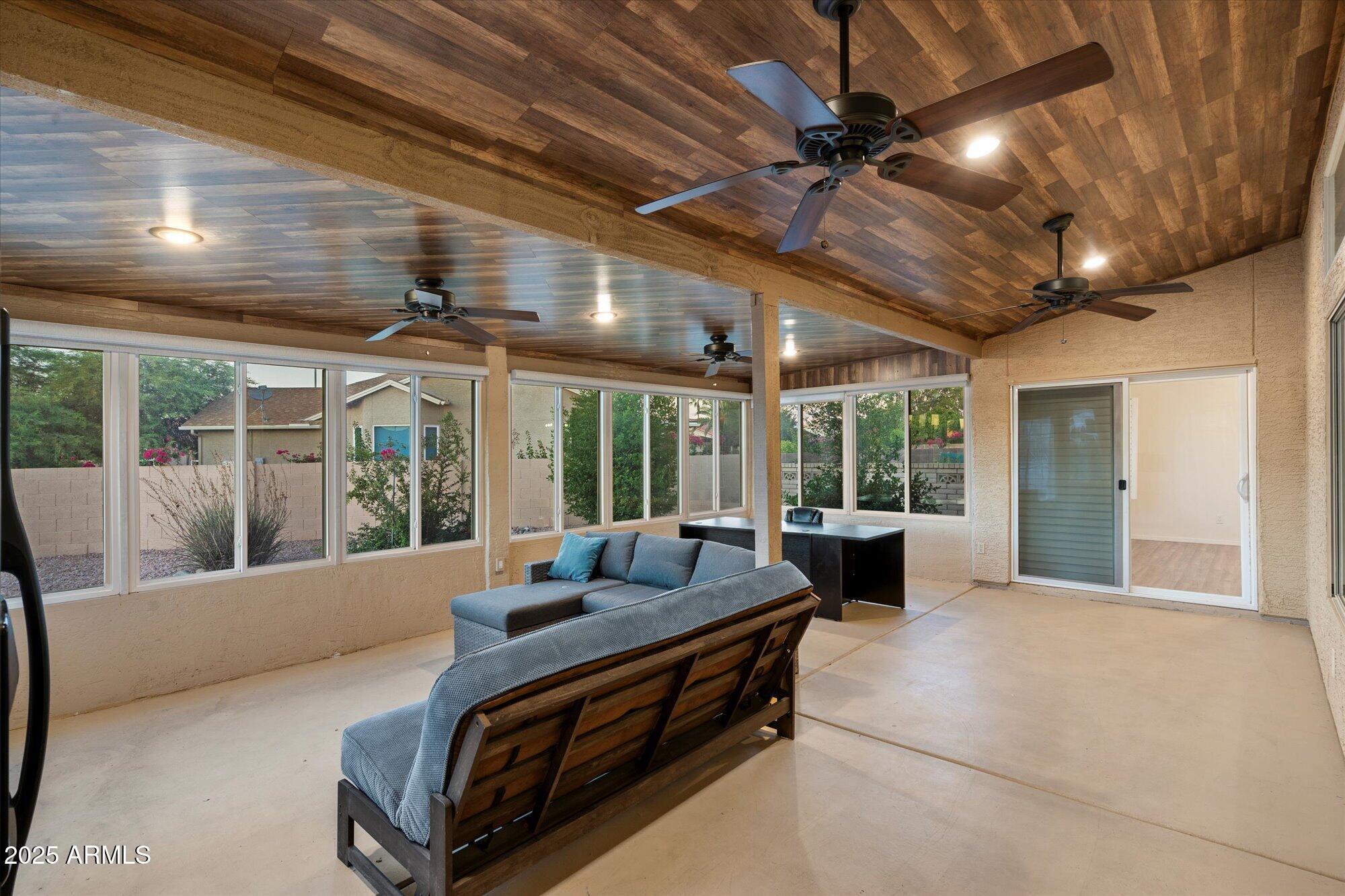 1540 E HAZELTINE Way