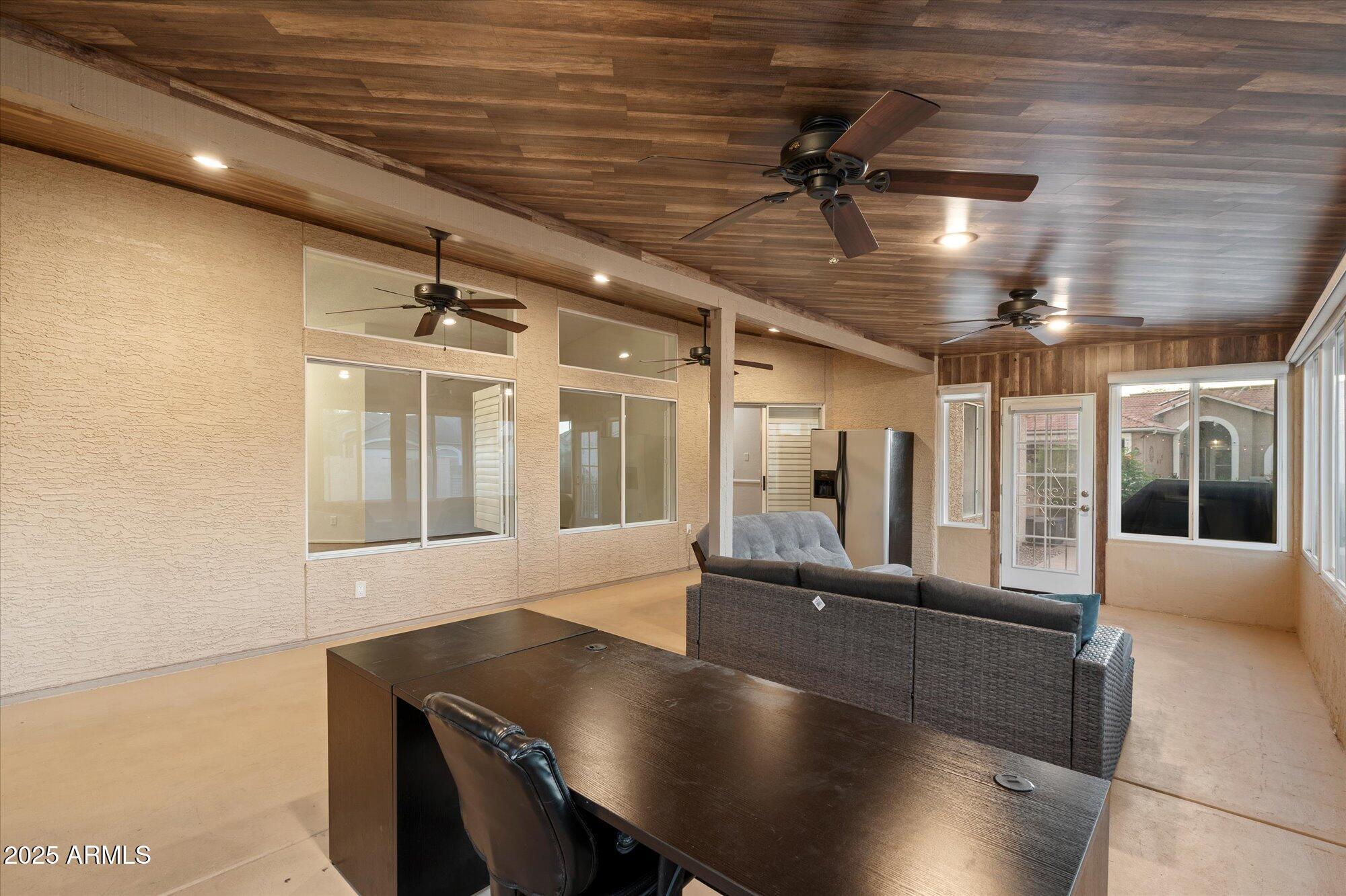 1540 E HAZELTINE Way