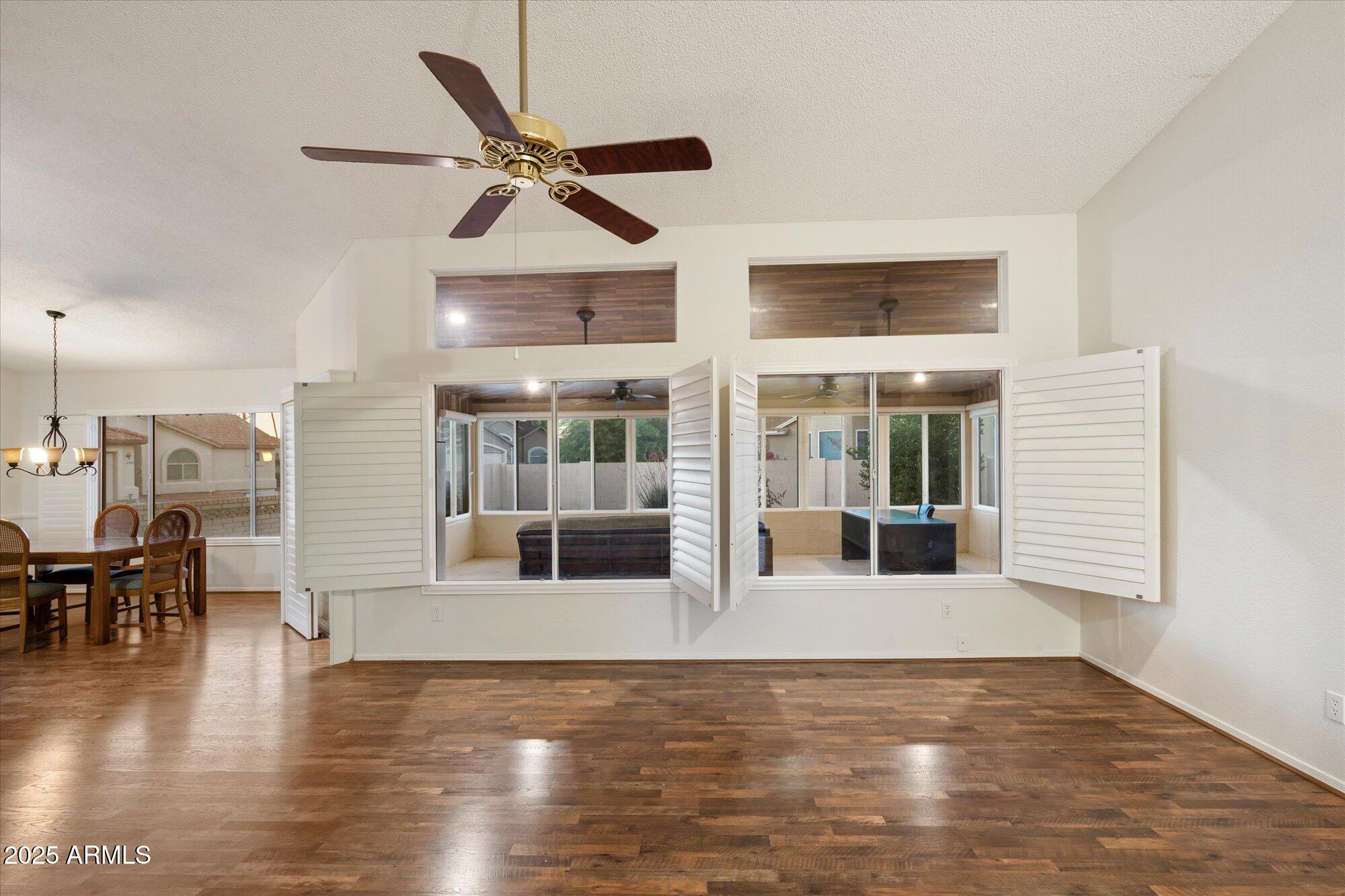 1540 E HAZELTINE Way