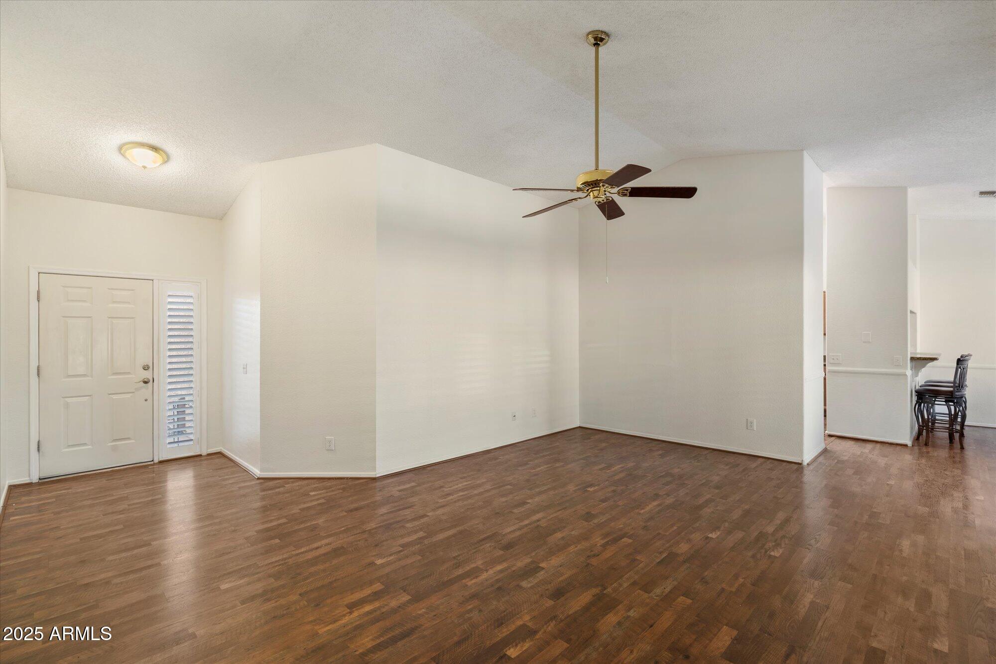 1540 E HAZELTINE Way