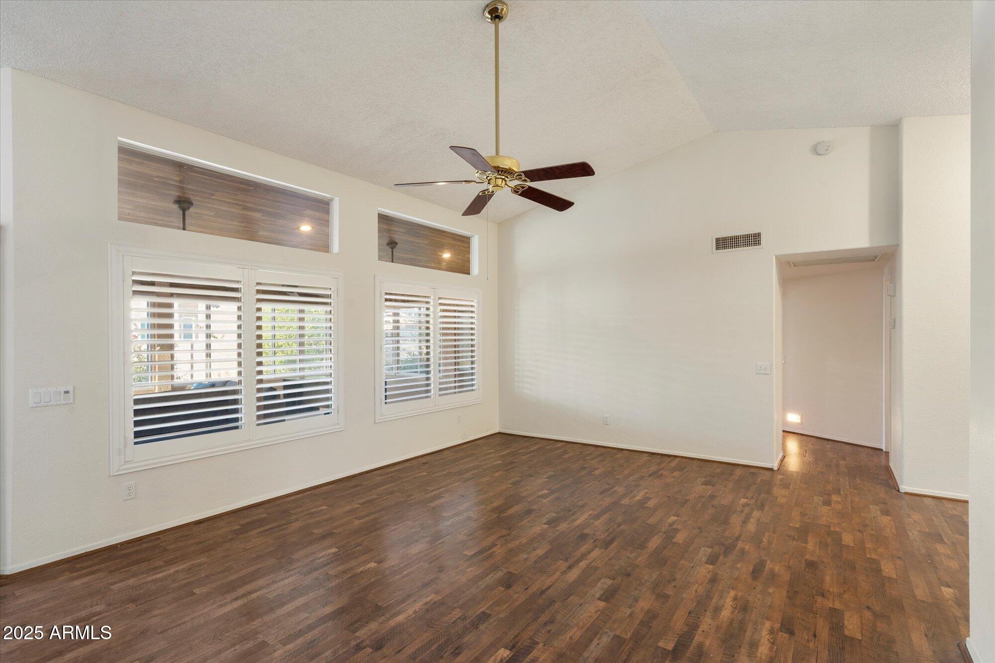 1540 E HAZELTINE Way