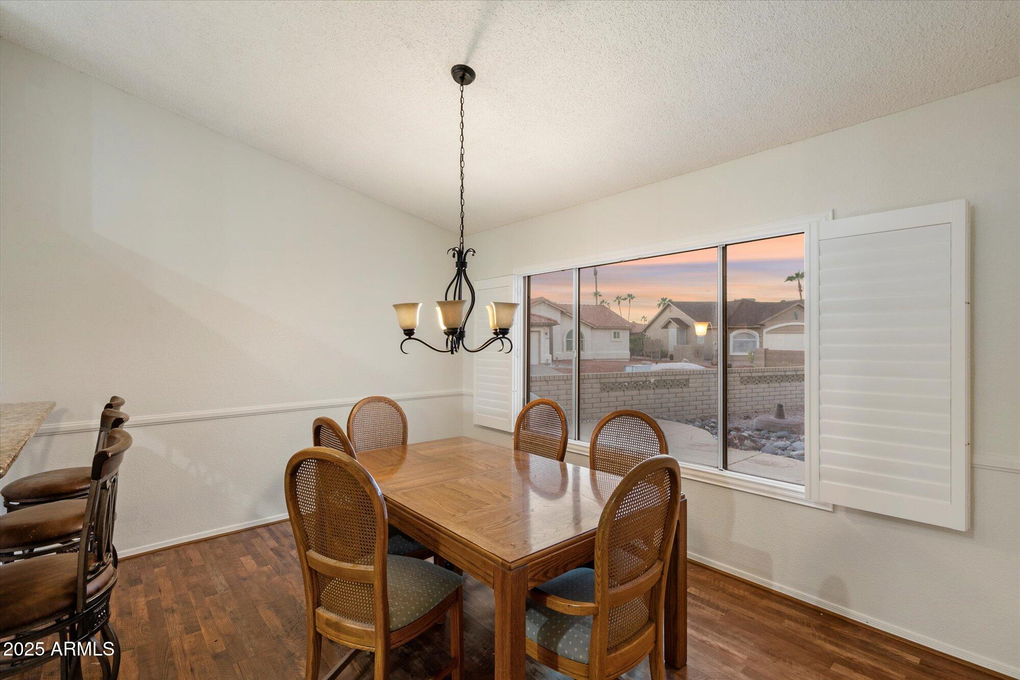 1540 E HAZELTINE Way