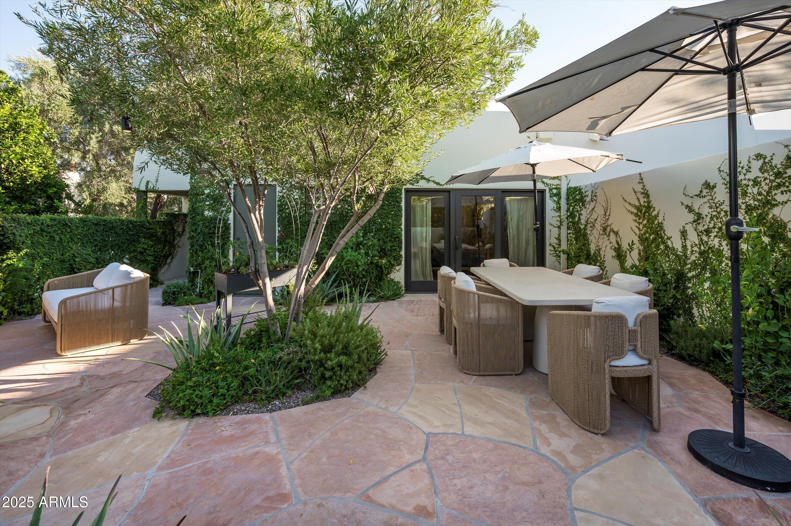 5101 N CASA BLANCA Drive, 215