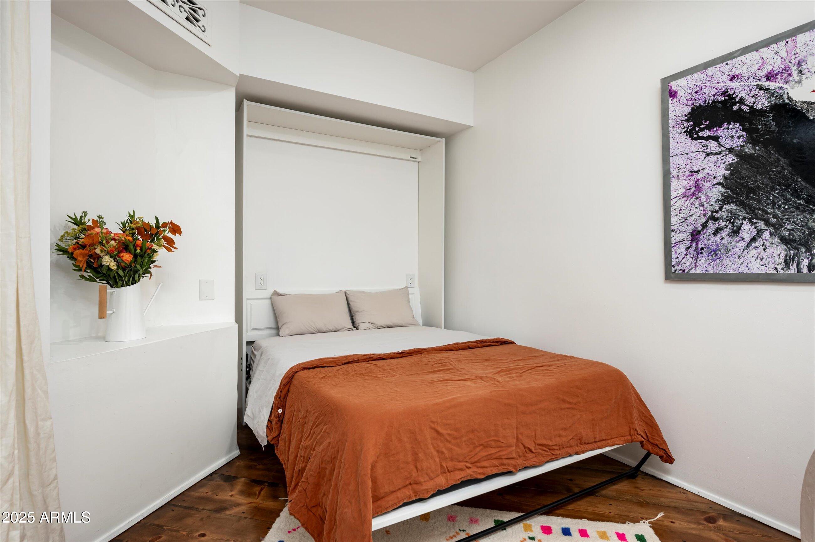 5101 N CASA BLANCA Drive, 215