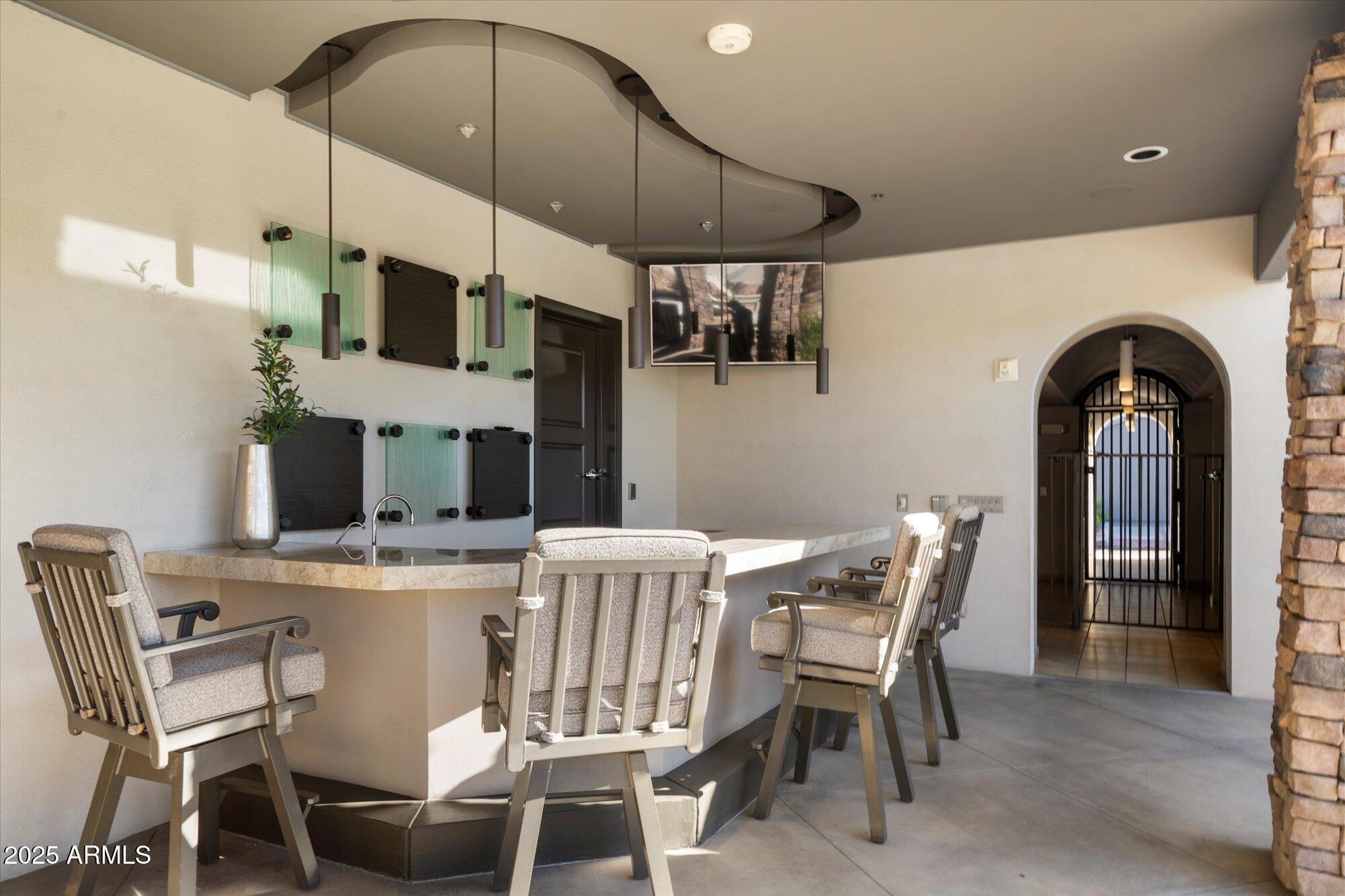 15802 N 71st Street, 501