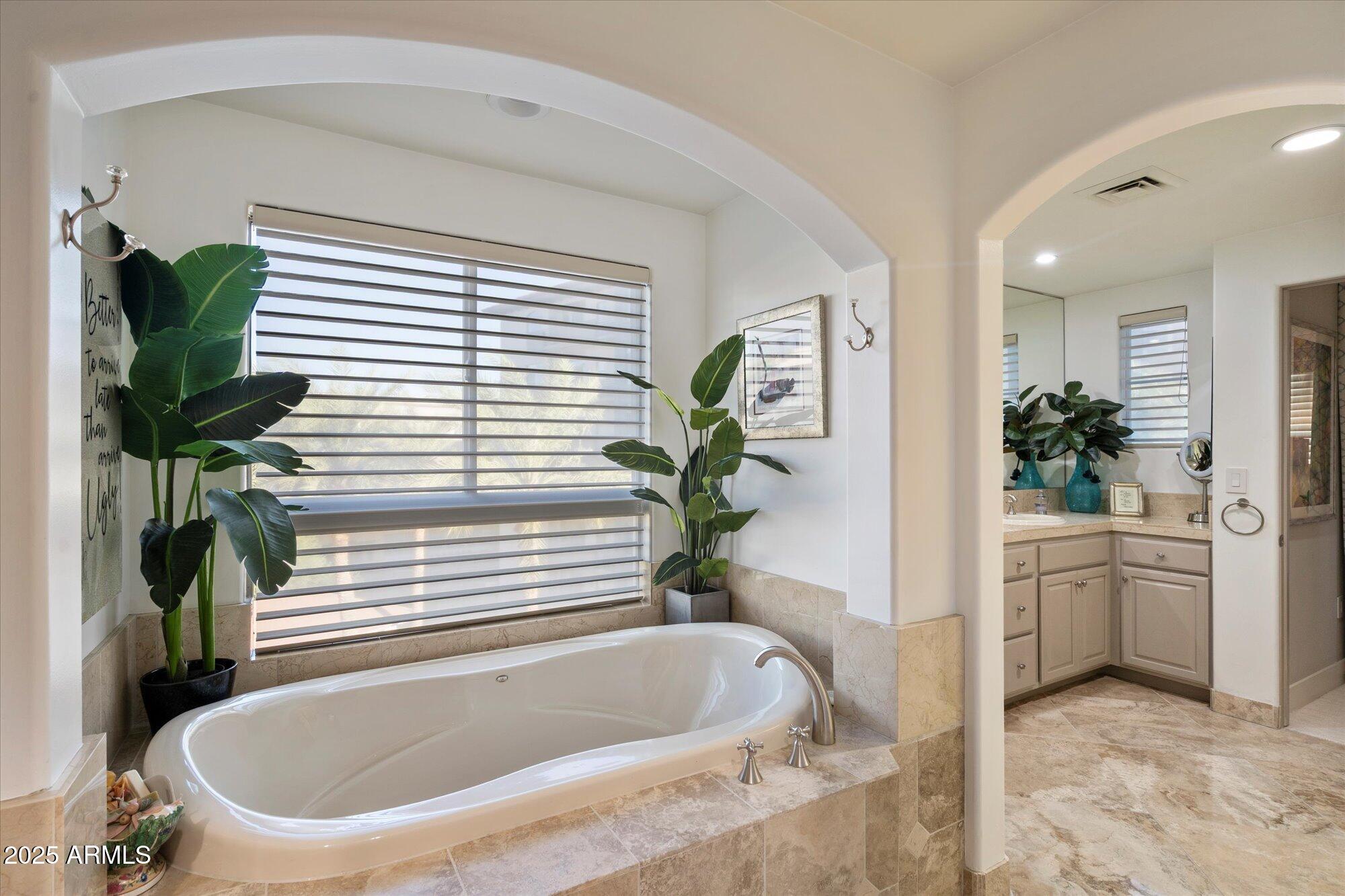 15802 N 71st Street, 501