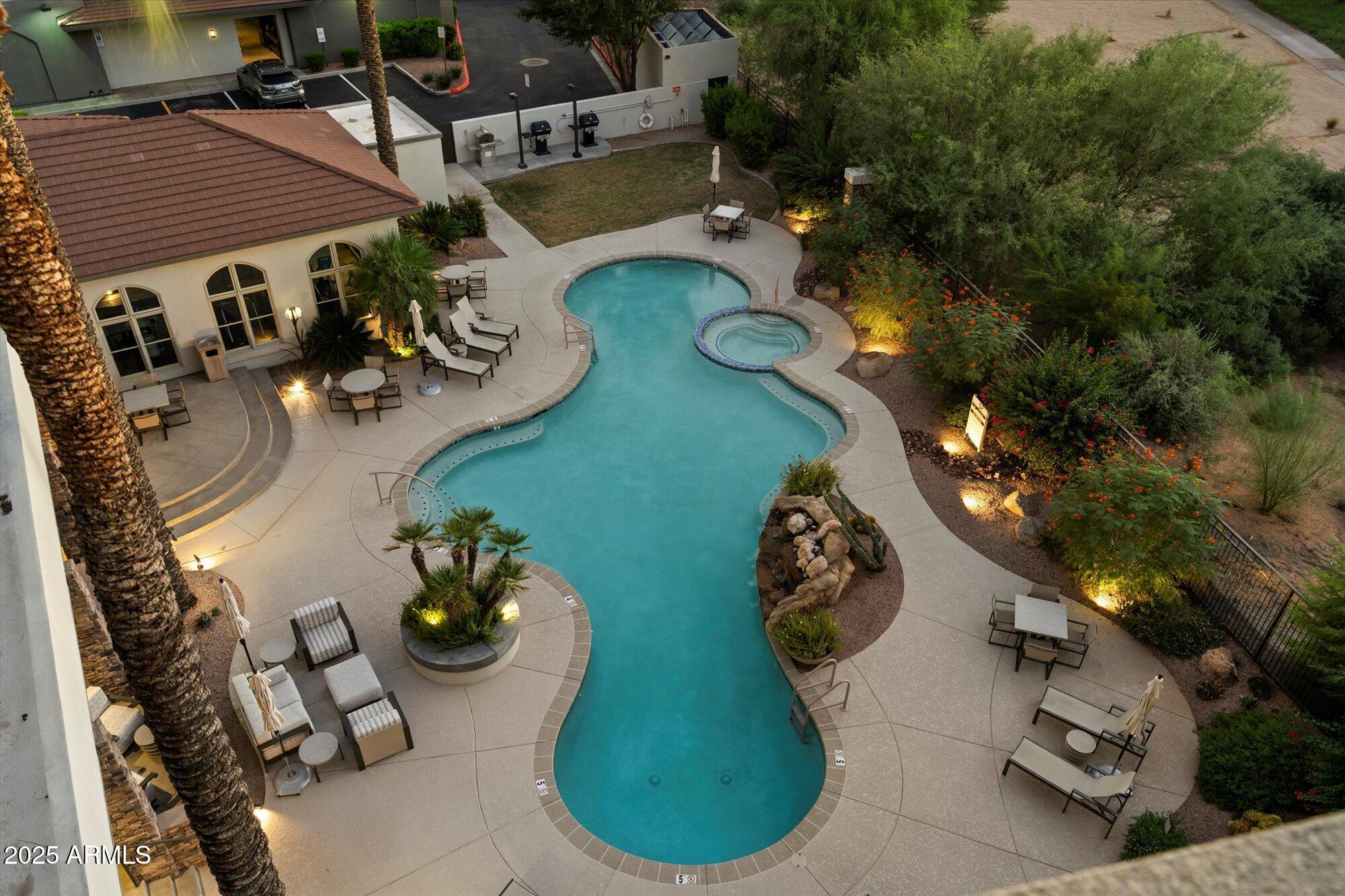 15802 N 71st Street, 501