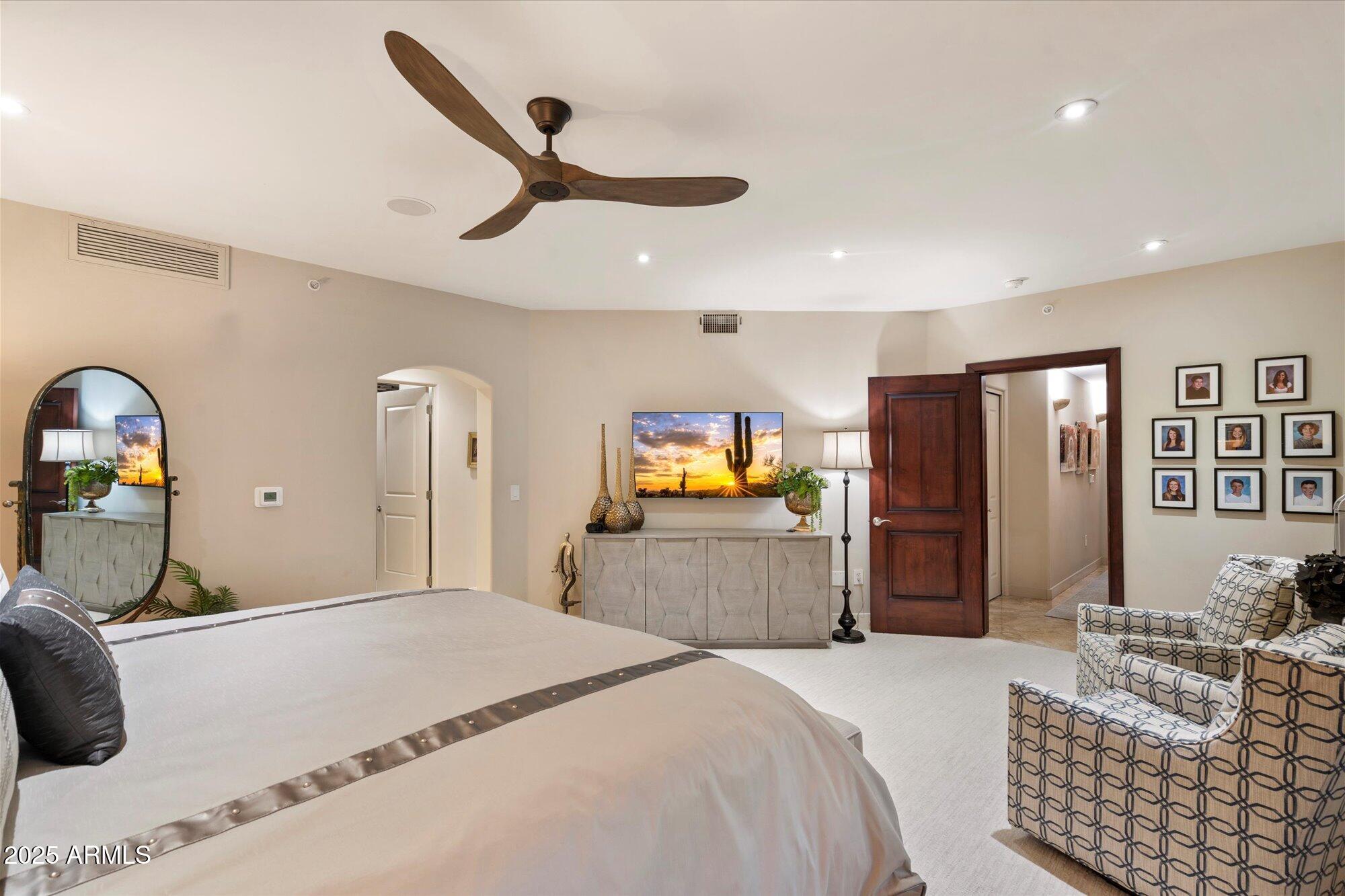 15802 N 71st Street, 501