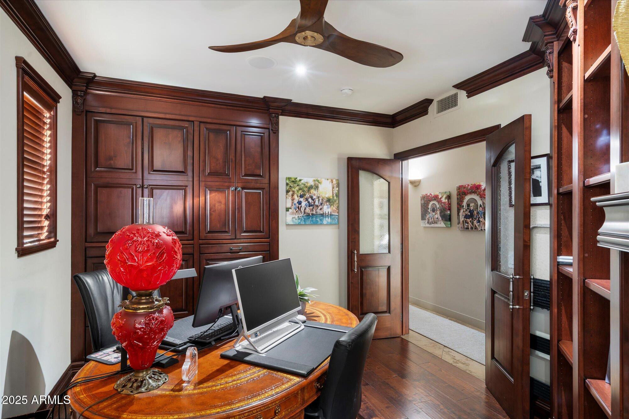 15802 N 71st Street, 501