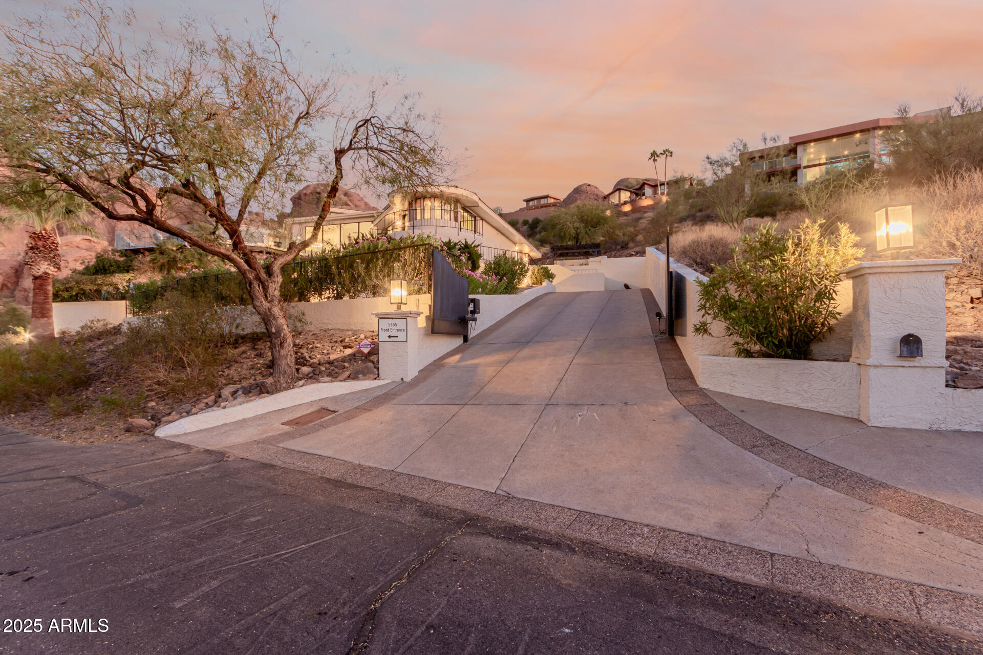 5655 N CAMELBACK CANYON Drive
