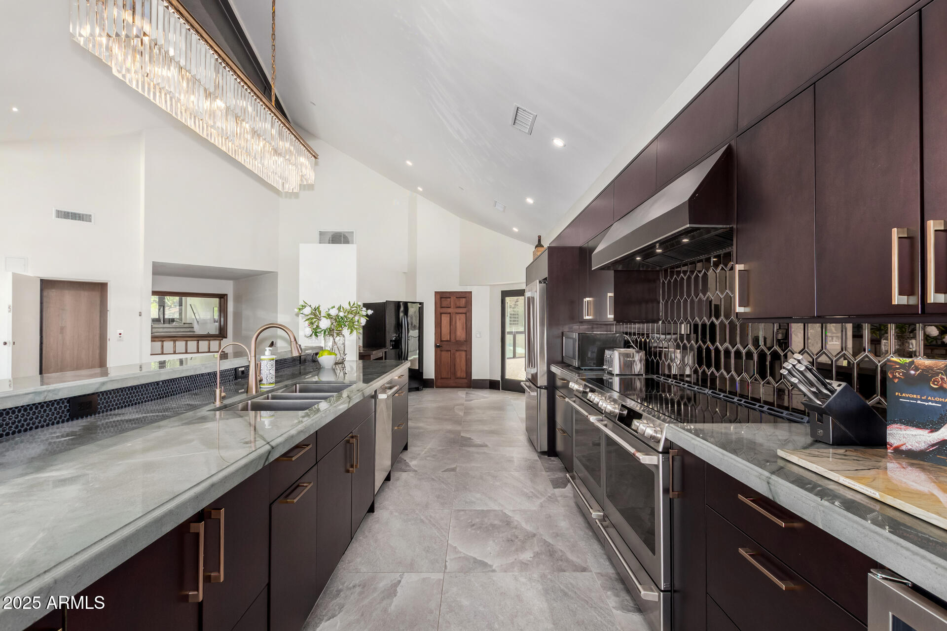 5655 N CAMELBACK CANYON Drive