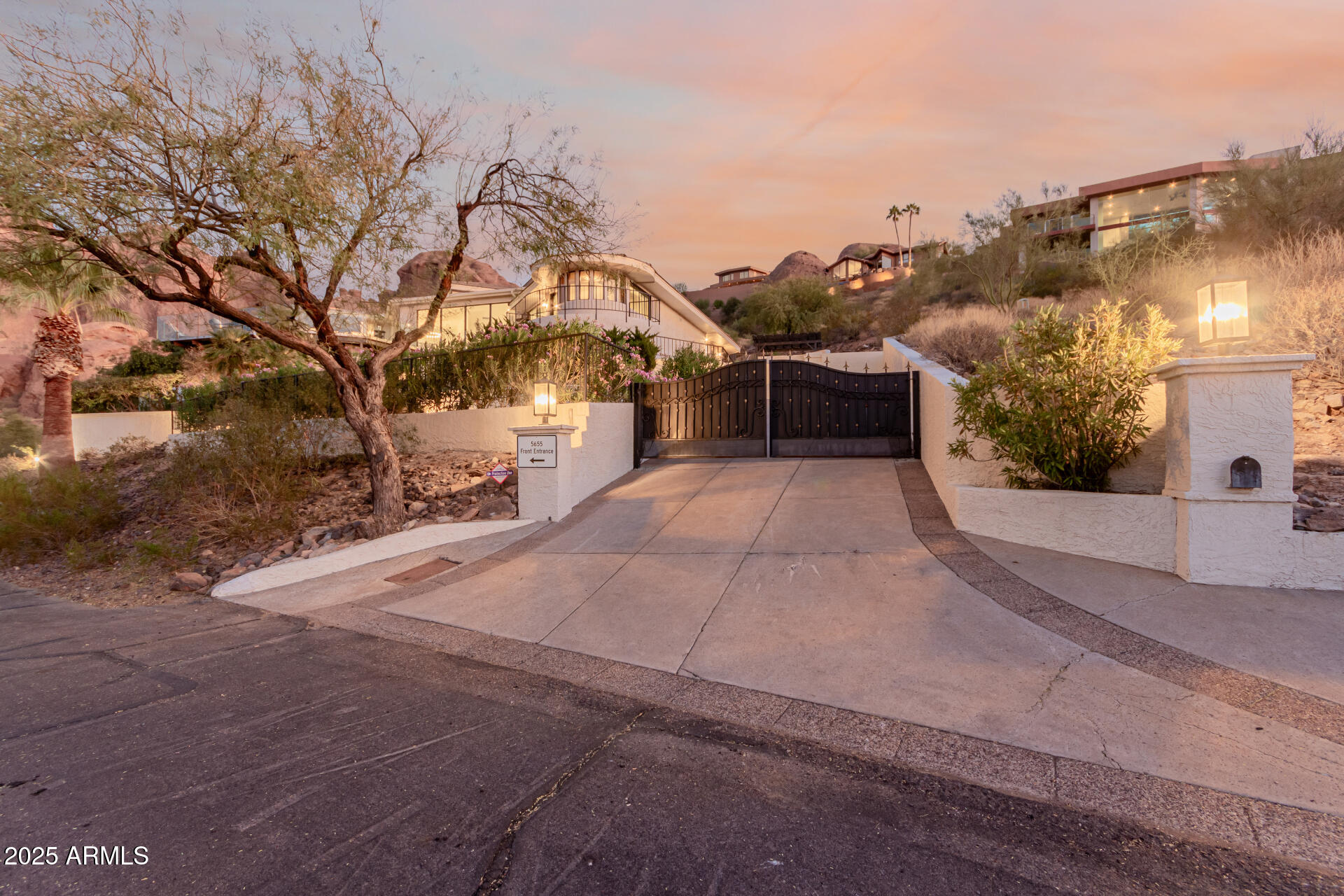 5655 N CAMELBACK CANYON Drive