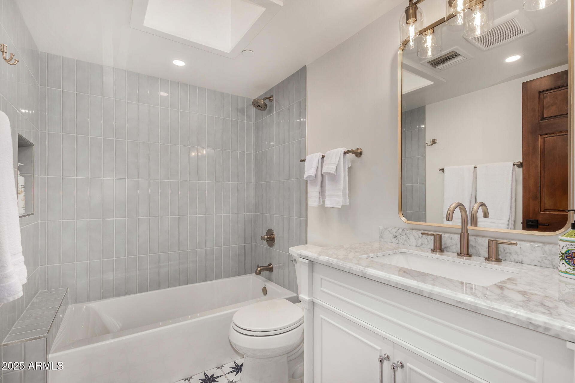 5655 N CAMELBACK CANYON Drive