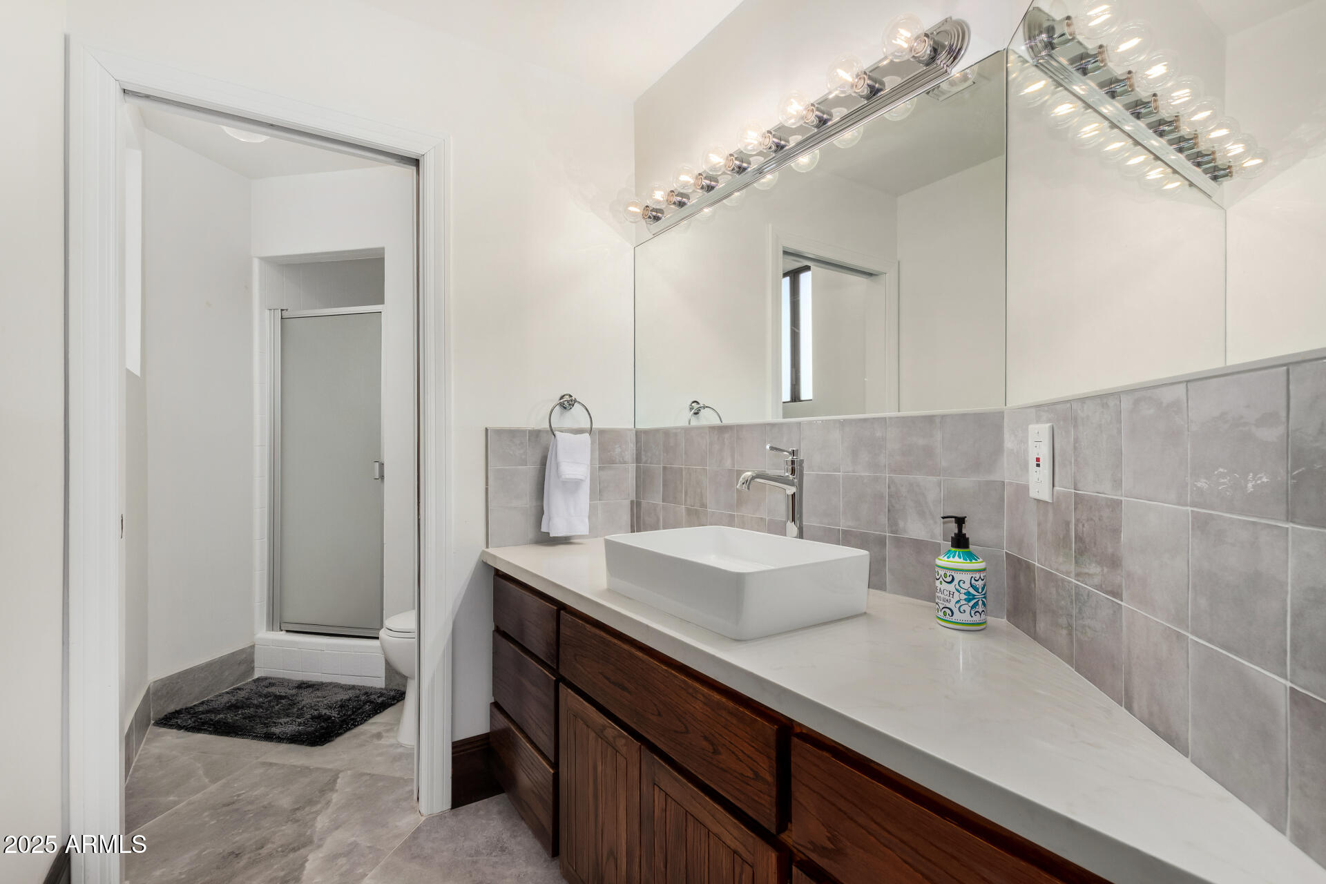 5655 N CAMELBACK CANYON Drive