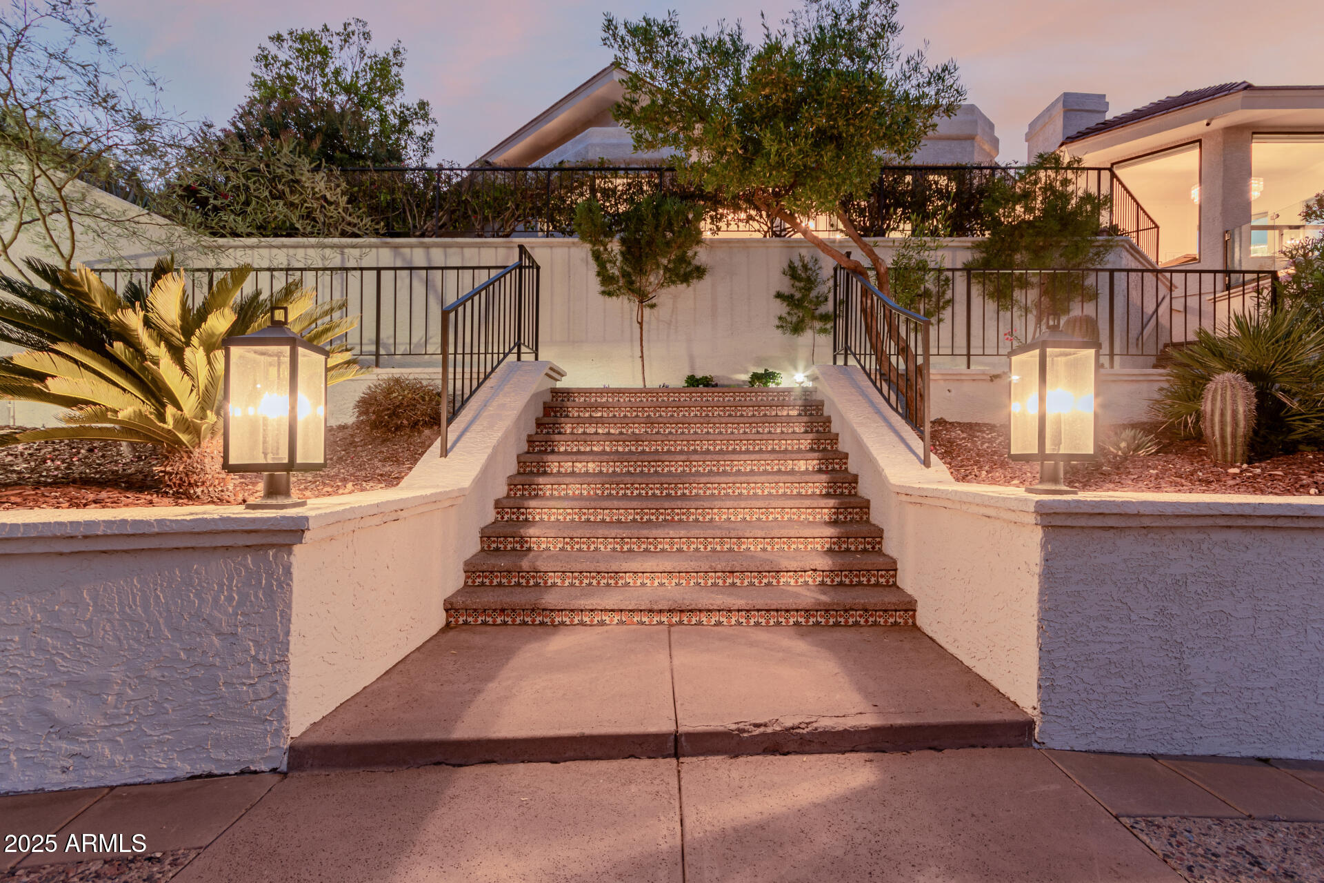 5655 N CAMELBACK CANYON Drive