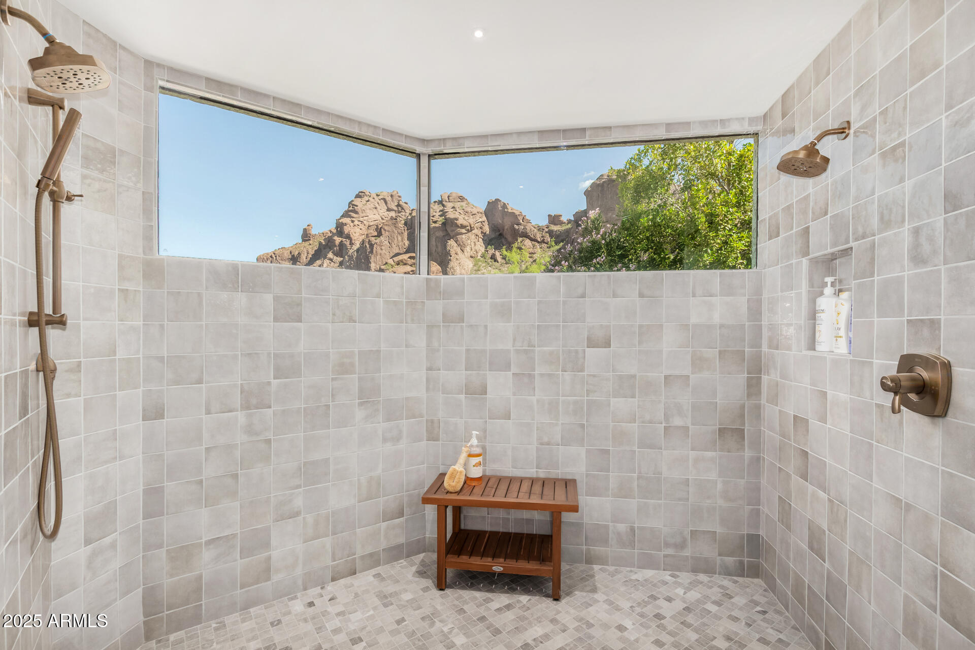 5655 N CAMELBACK CANYON Drive