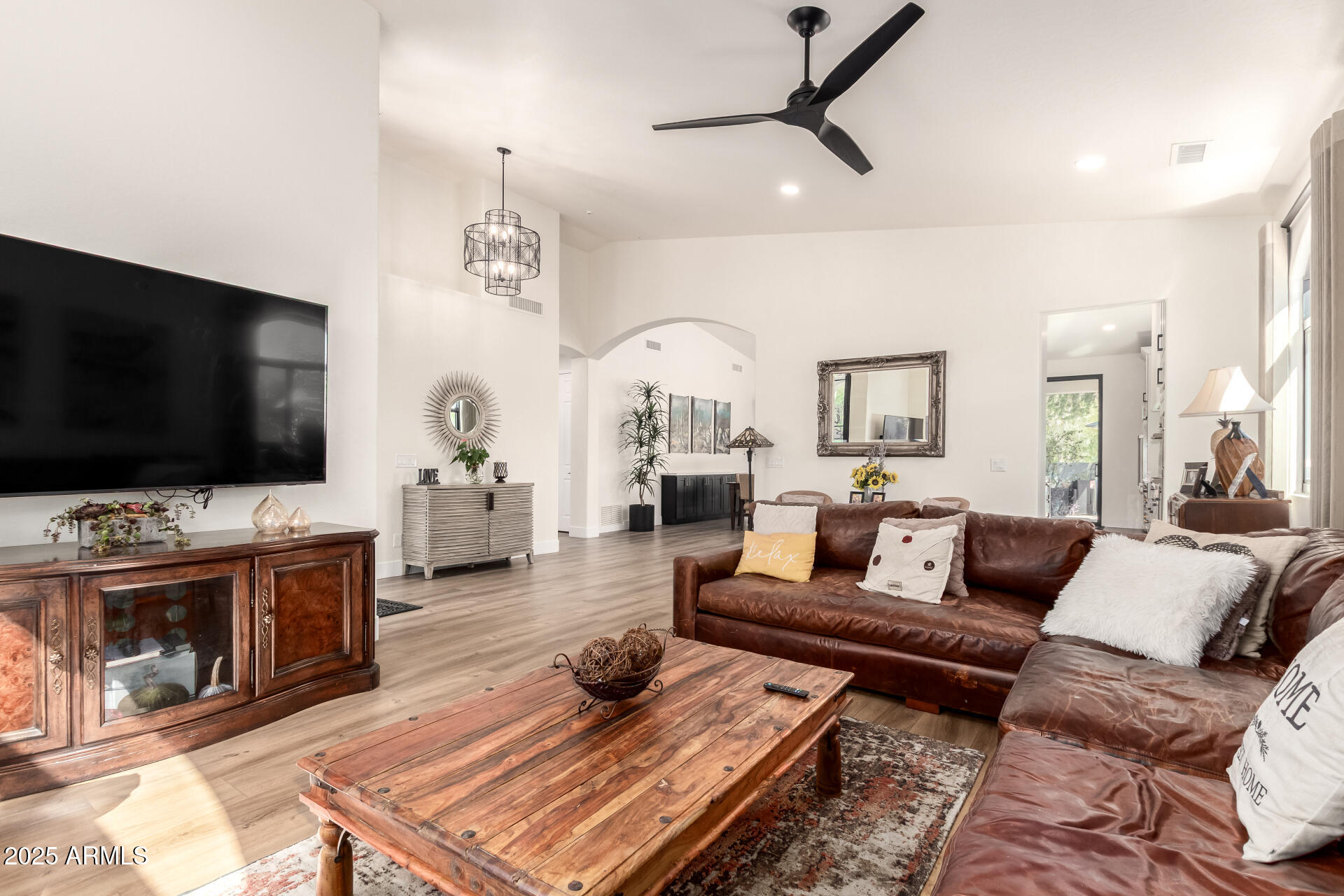 7160 E RIDGEVIEW Place