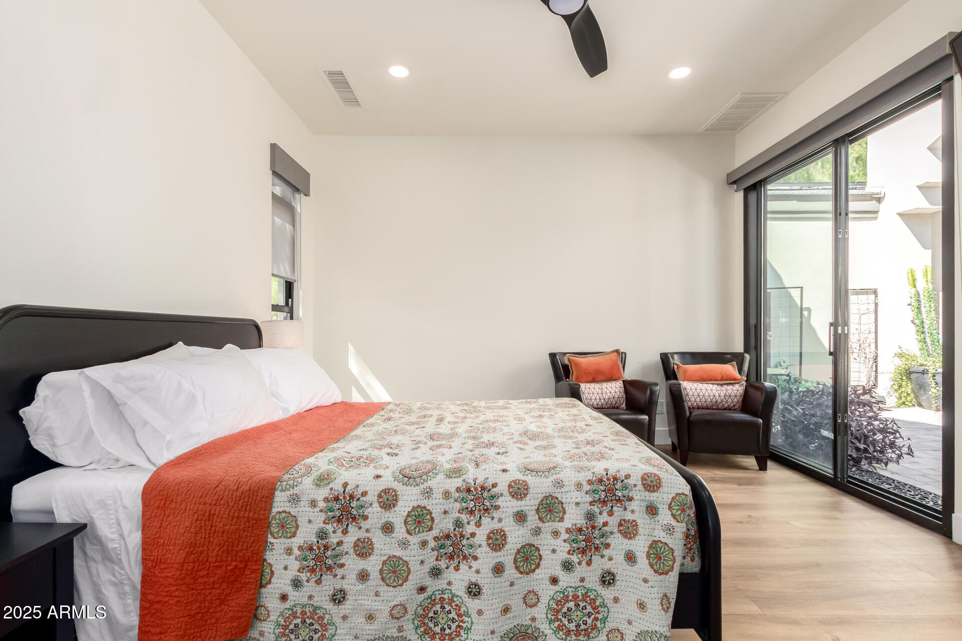 7160 E RIDGEVIEW Place