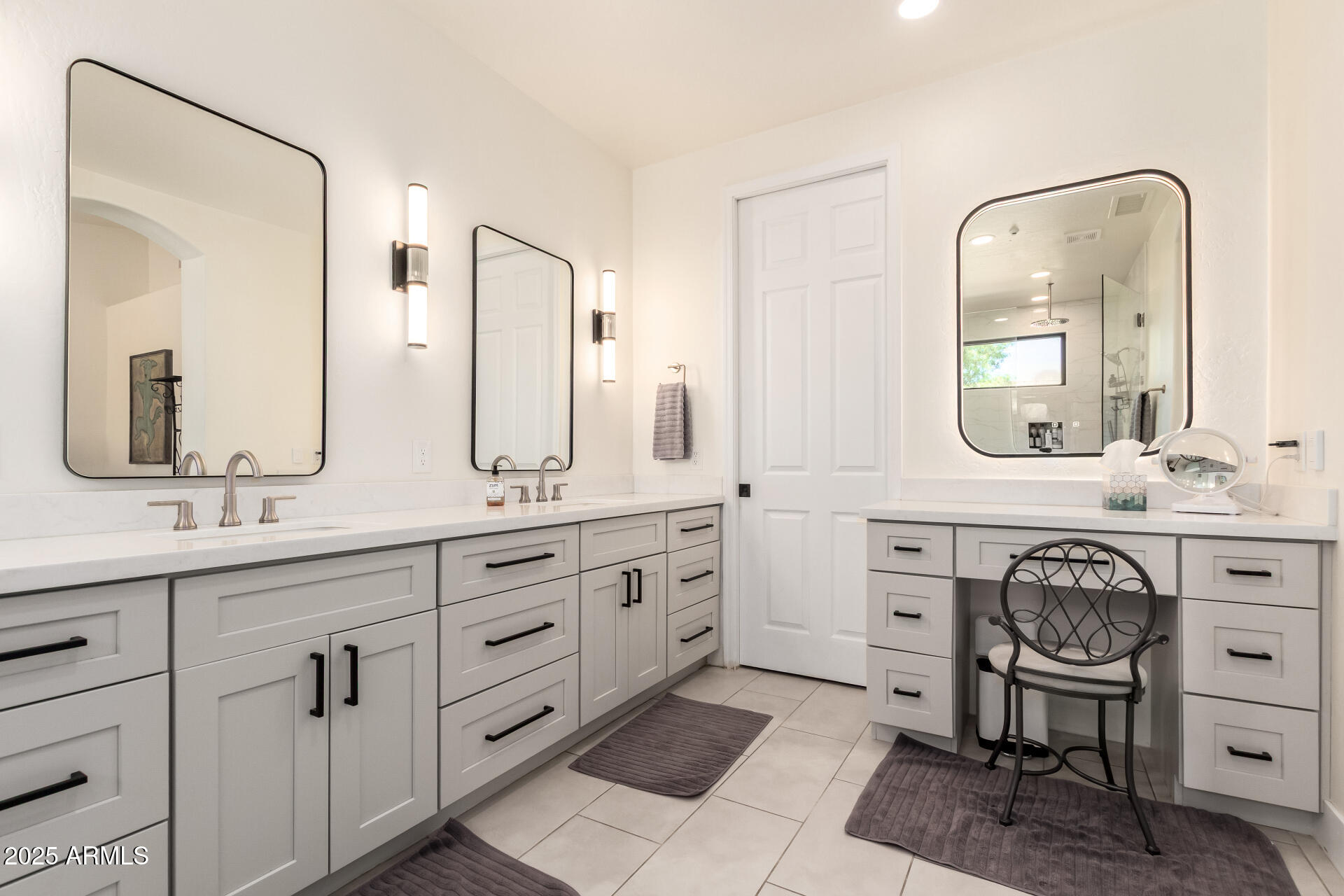 7160 E RIDGEVIEW Place