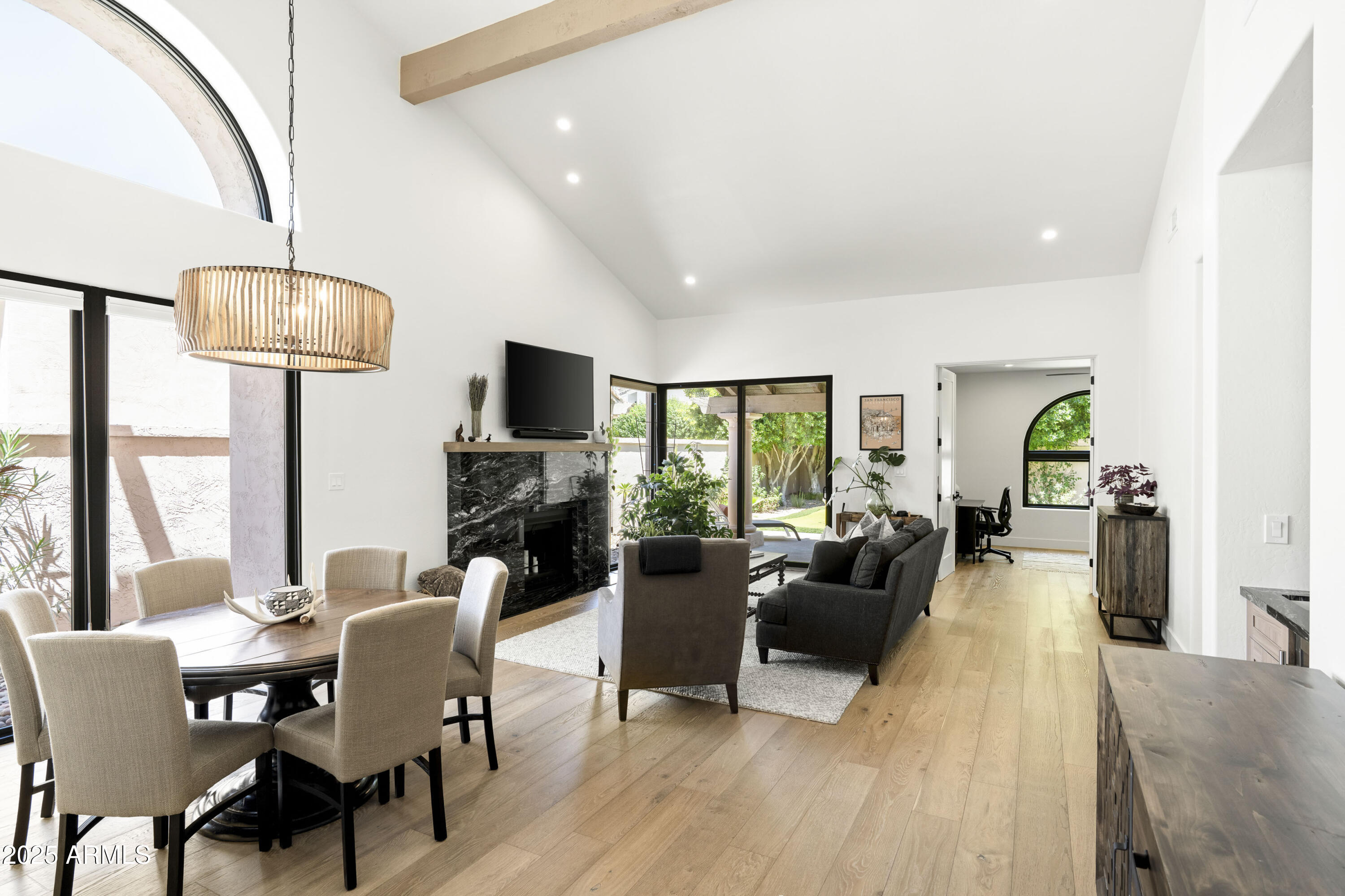 10118 E CINNABAR Avenue