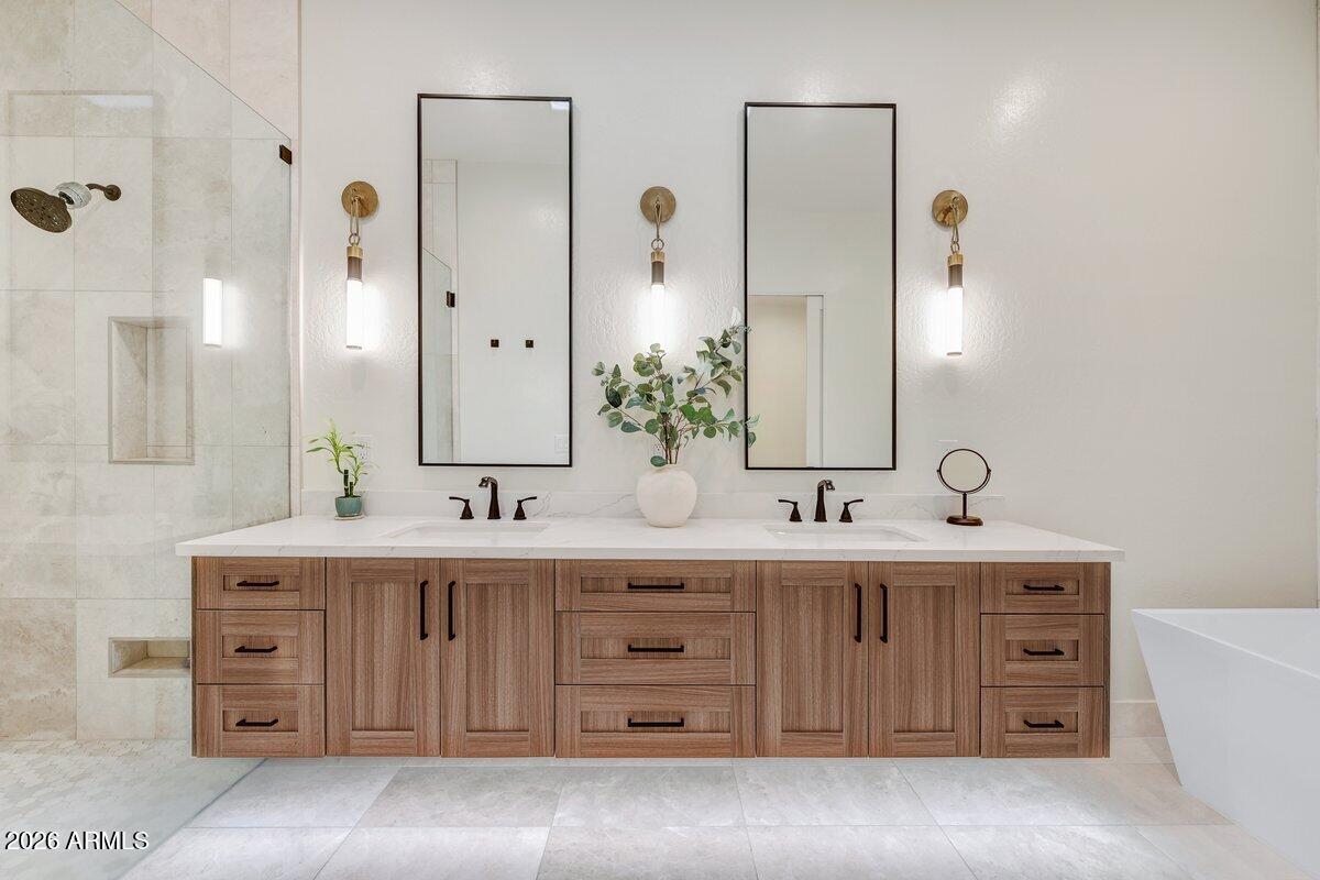 10118 E CINNABAR Avenue