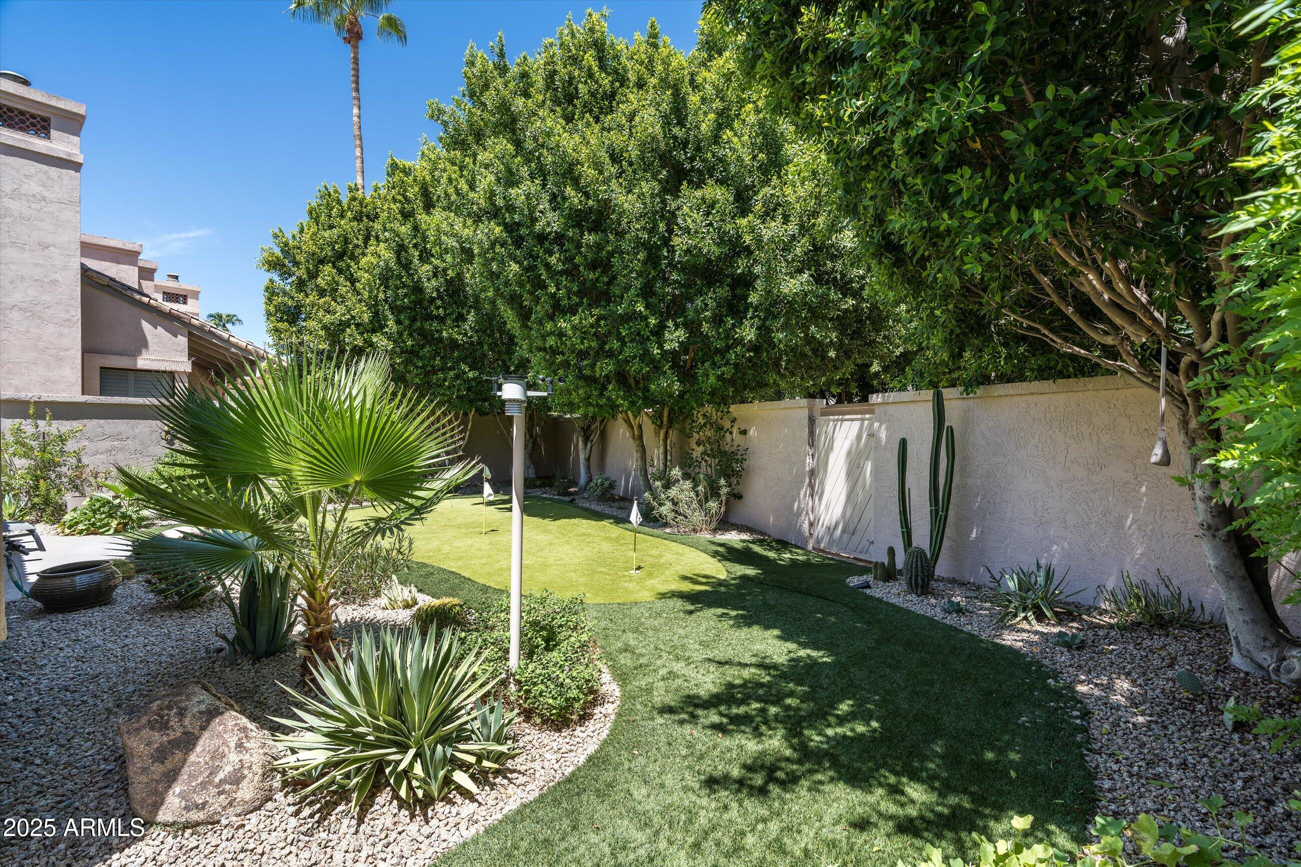 10118 E CINNABAR Avenue