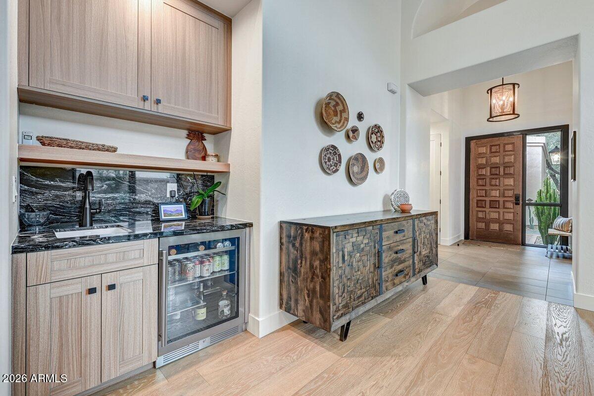 10118 E CINNABAR Avenue